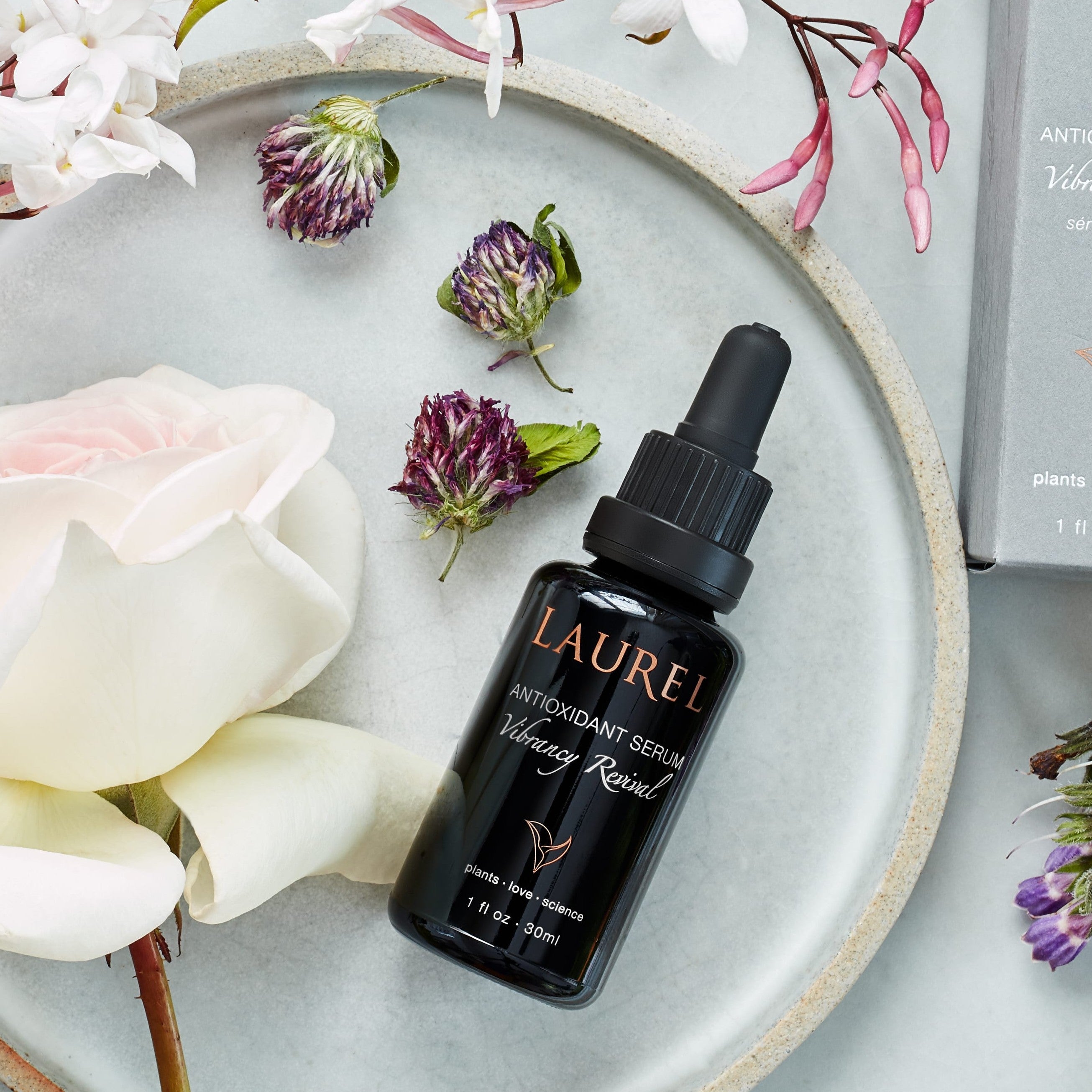 Laurel Antioxidant Serum for Vibrant Skin - Anti-Aging Face Serum with Vitamin C & Hyaluronic Acid - Brightening & Hydrating Skincare for Day & Night Use