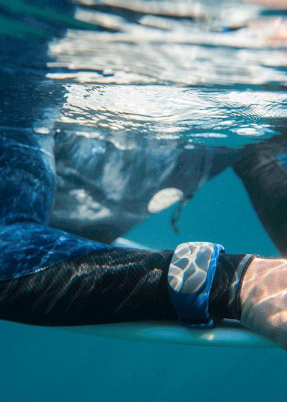 Sharkbanz 2.0 Shark Repellent Wristband - White/Seafoam | Wearable Shark Deterrent for Surfing, Swimming & Water Sports