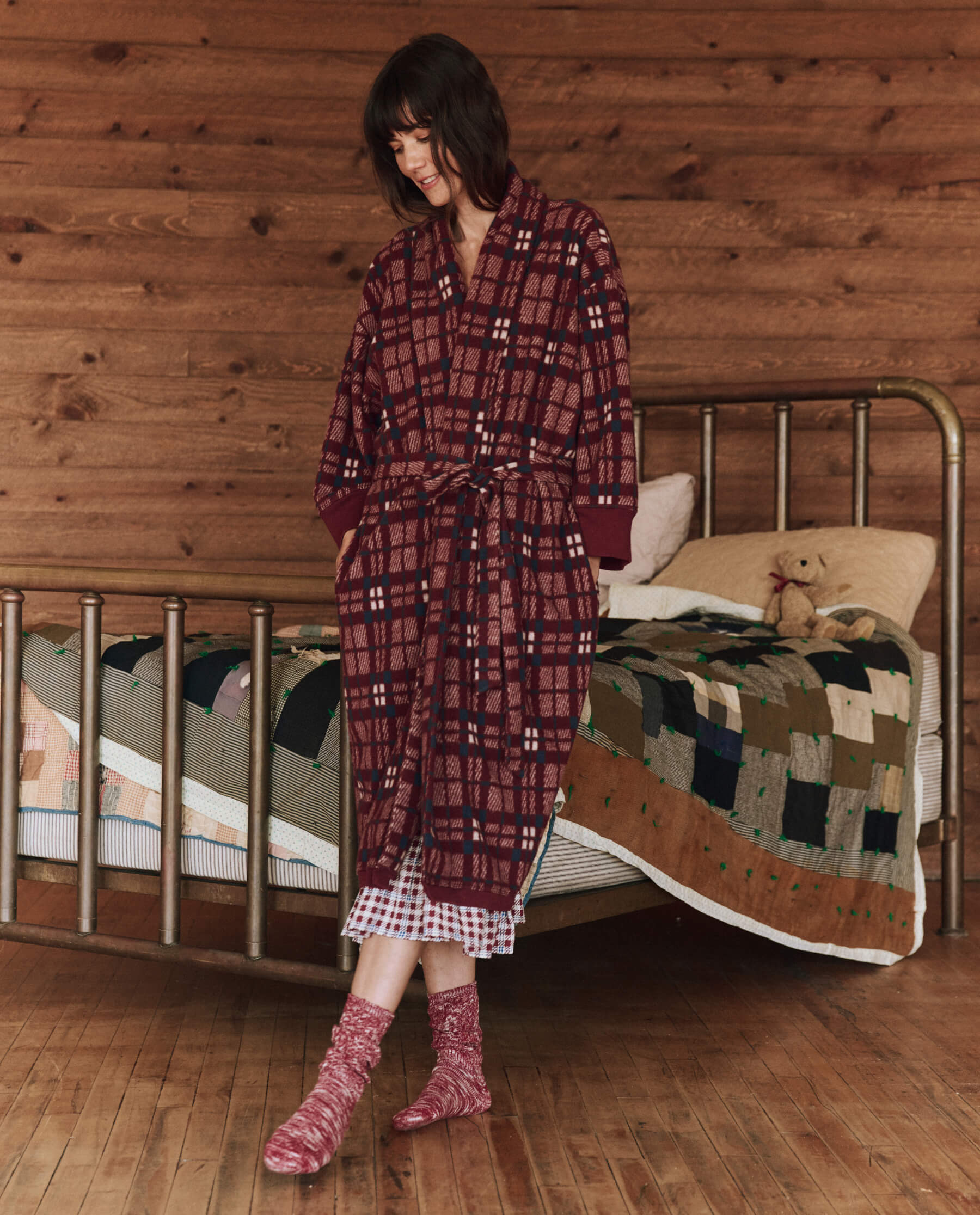 Cozy Plush Fleece Robe with Fireside Plaid Pattern - Soft Warm Bathrobe for Women & Men - Perfect for Lounging, Spa Days & Cold Weather Comfort