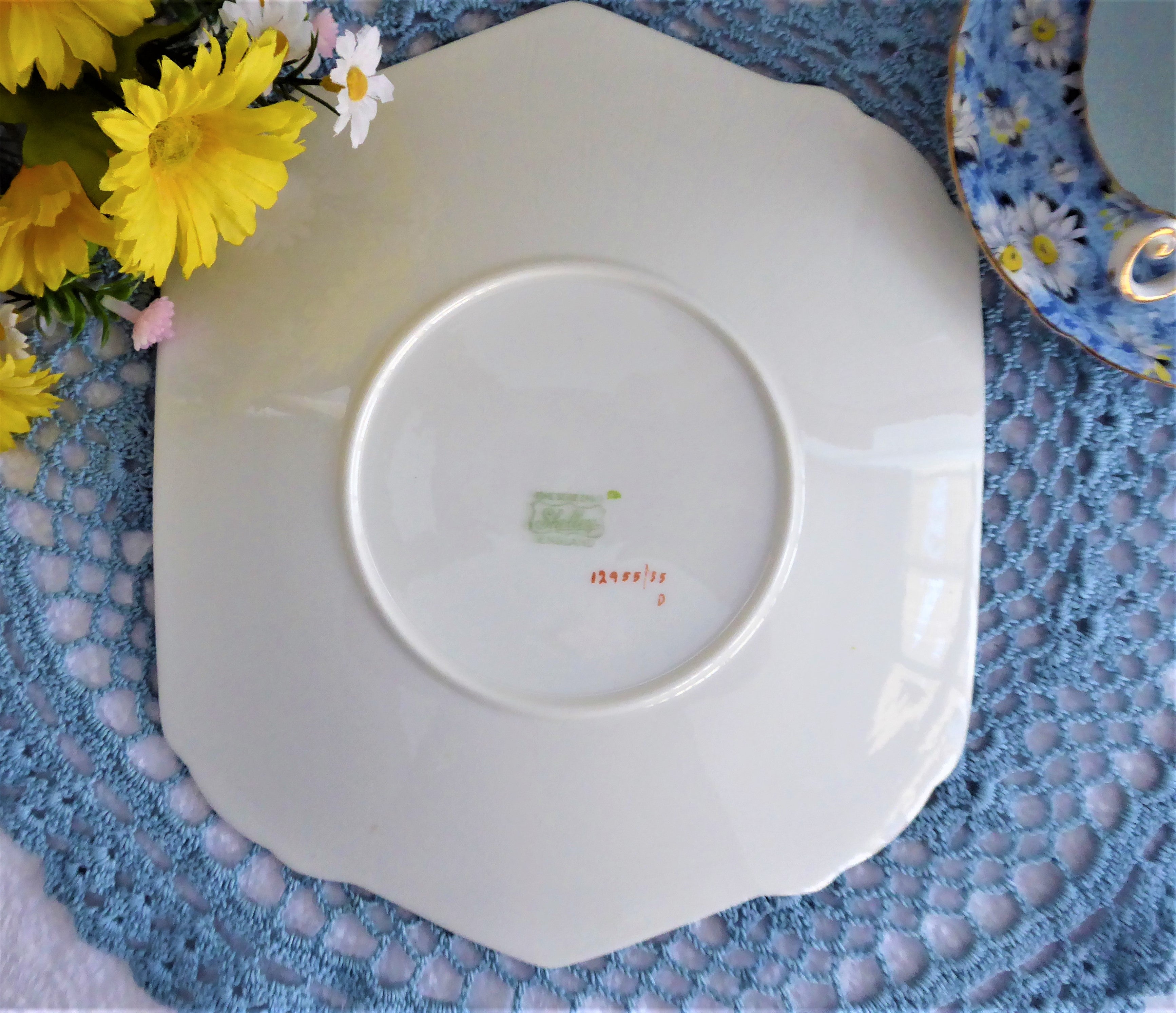 Vintage Shelley Sandwich Cake Plate - Art Deco Floral Design 1940s Serving Dish for Afternoon Tea, Desserts & Elegant Party Display