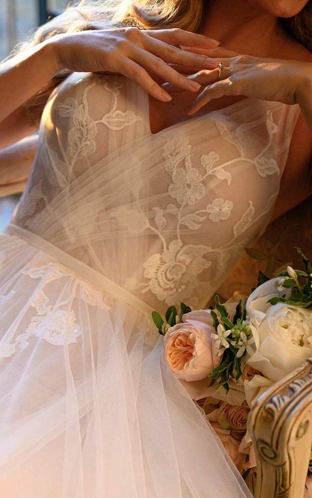 Boho Lace Wedding Dresses for Women - Long Tulle A-Line Backless Bridal Gown in White | Perfect for Beach, Garden & Vintage Theme Weddings