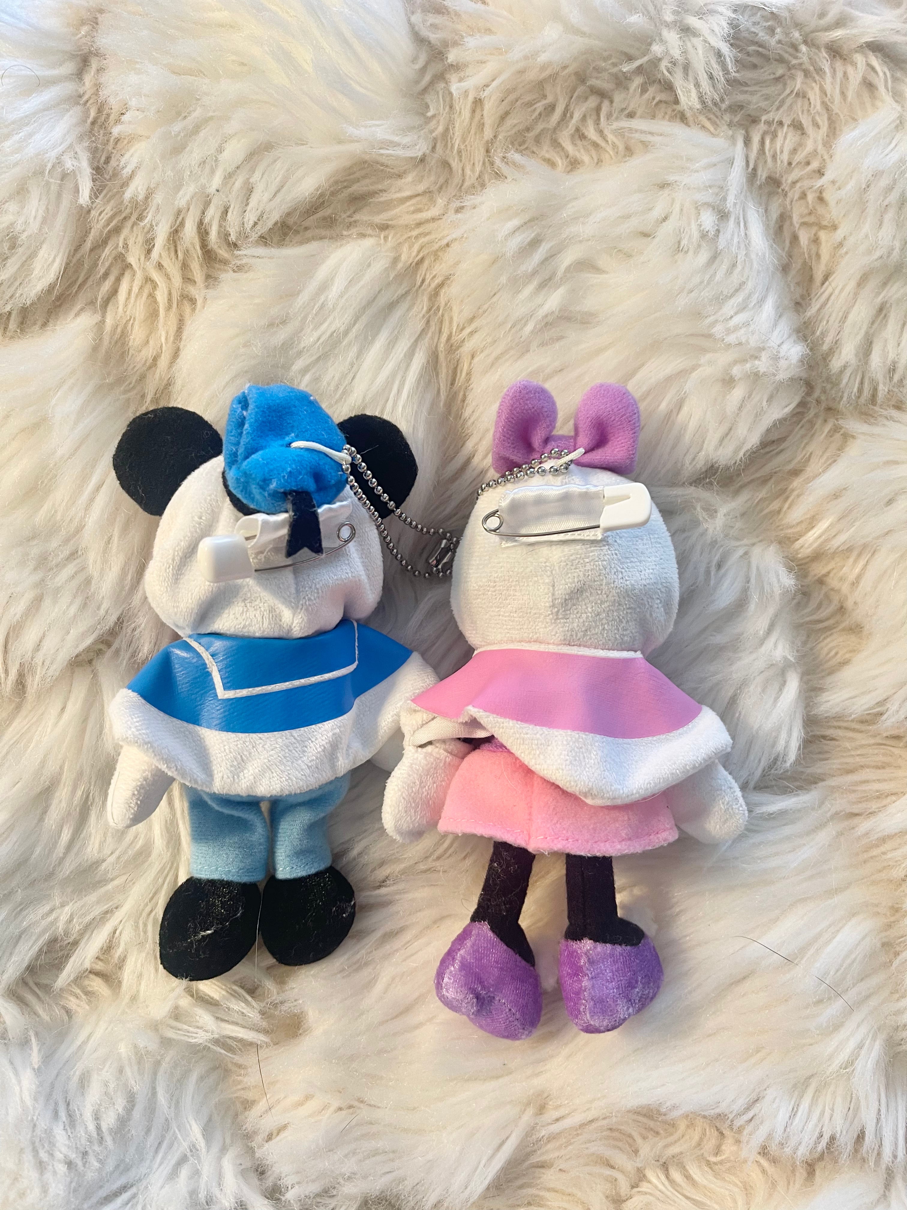 Tokyo Disney Mickey & Minnie Mouse Donald & Daisy Duck Plush Keychain - Cute Character Badge for Backpacks, Bags, Gifts & Disney Fan Collections
