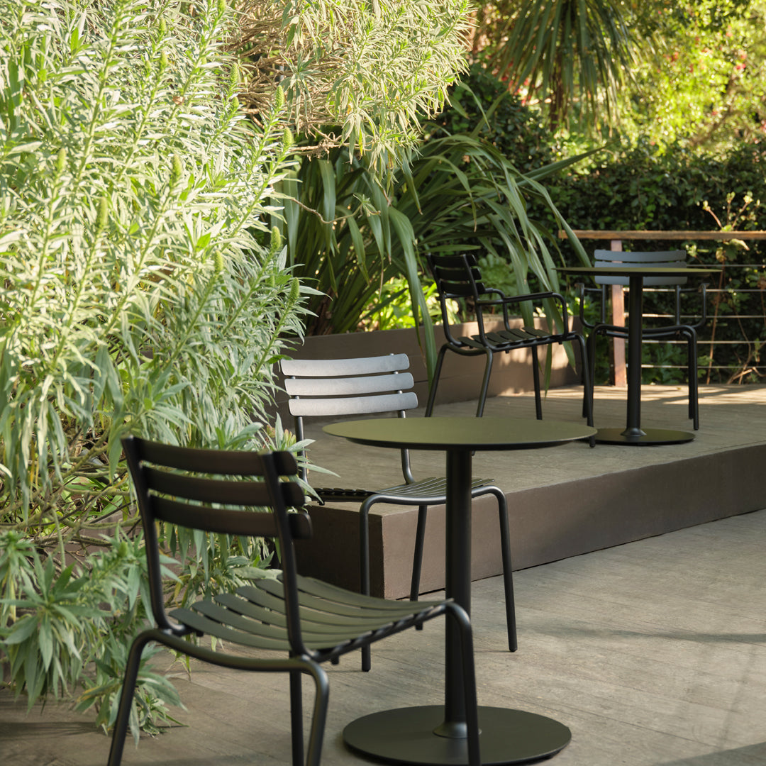 ALUA Outdoor Armchair - Lightweight Folding Patio Chair with Cup Holder, Waterproof & Rust-Resistant - Perfect for Camping, Picnics, Beach, and Backyard Relaxation