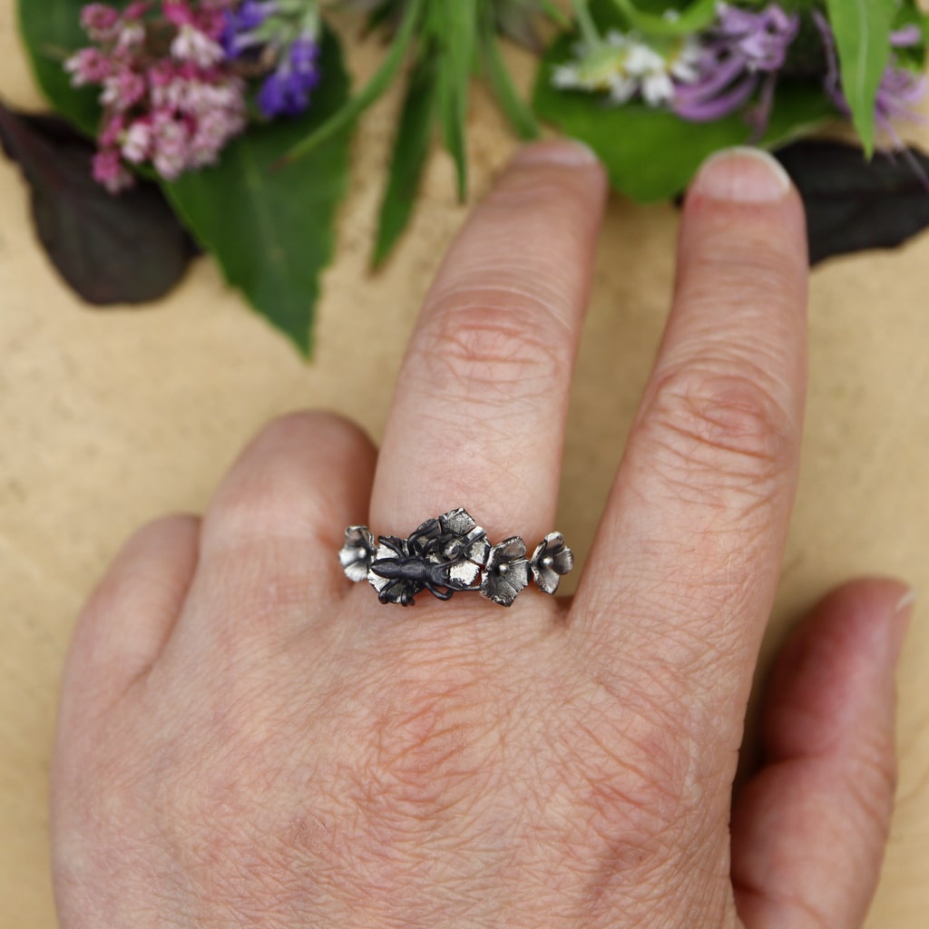 Ant Pollinating Flowers Ring - Unique Nature-Inspired Jewelry for Women | Perfect for Nature Lovers, Garden Parties & Boho Fashion
