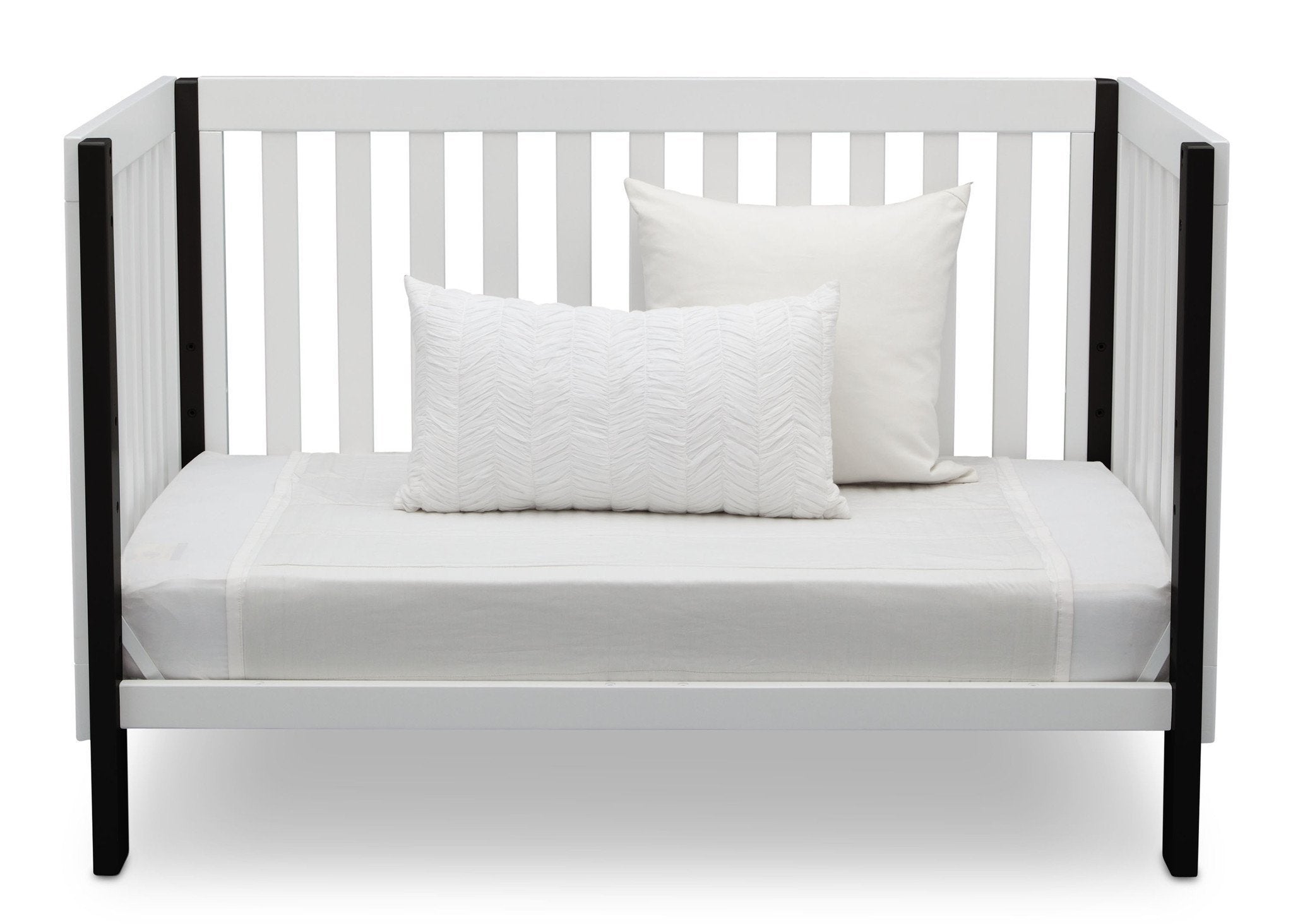 Bellevue 3-in-1 Convertible Baby Crib - Toddler Bed & Daybed - Nursery Furniture for Newborns to Kids | Perfect for Bedrooms, Daycare & Guest Rooms