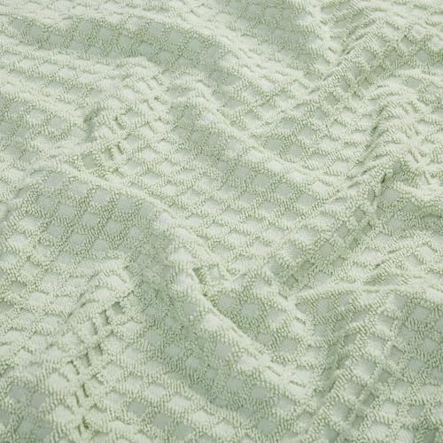 09 Pale Green