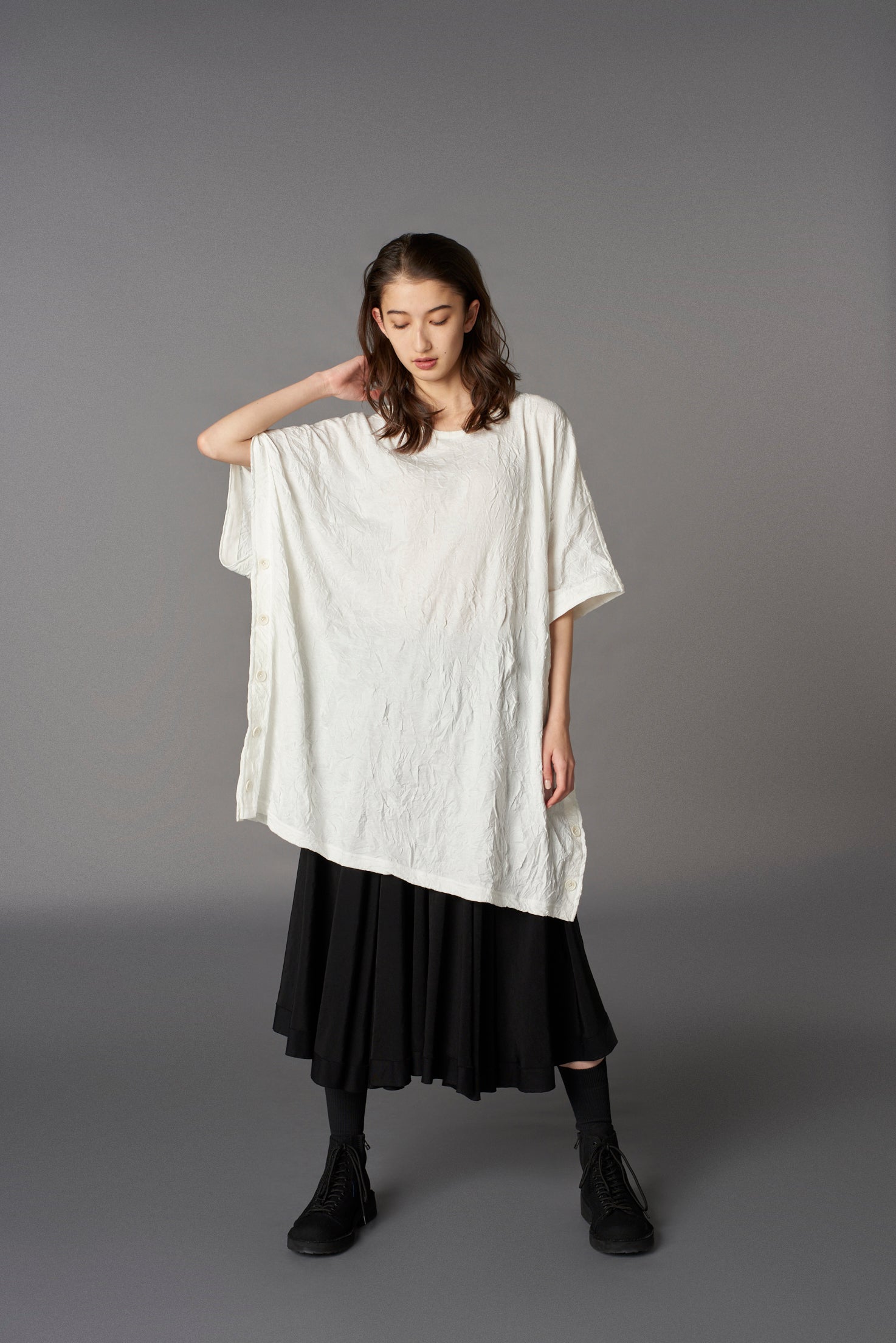 Big T Catch Washer T-Shirt with Side Buttons - Comfortable Casual Wear for Men & Women - Perfect for Everyday Outfits, Sports, and Outdoor Activities