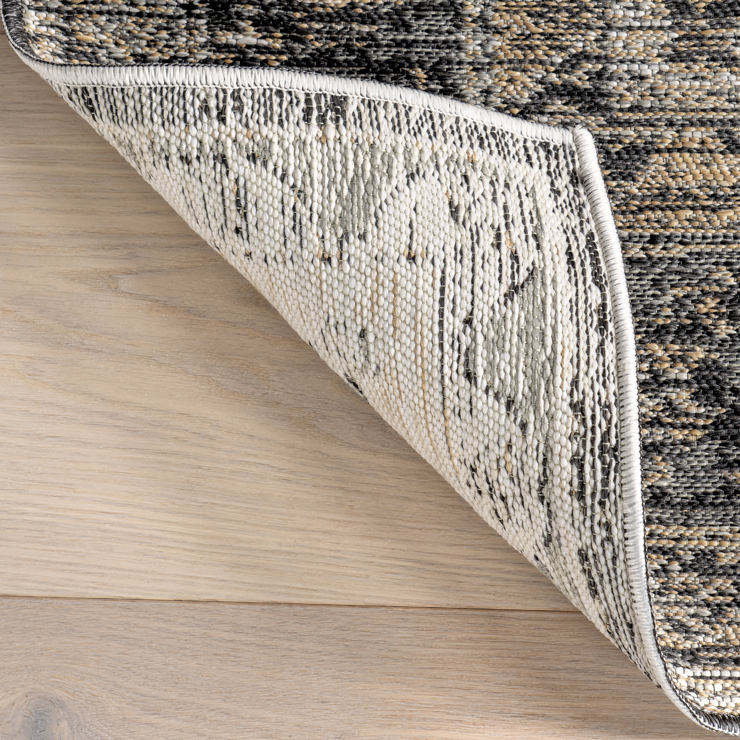 Alivia Medallion Reversible Indoor/Outdoor Rug - Cream & Charcoal | Non-Slip, Durable & Weather Resistant | Perfect for Patio, Deck, Living Room & Bedroom