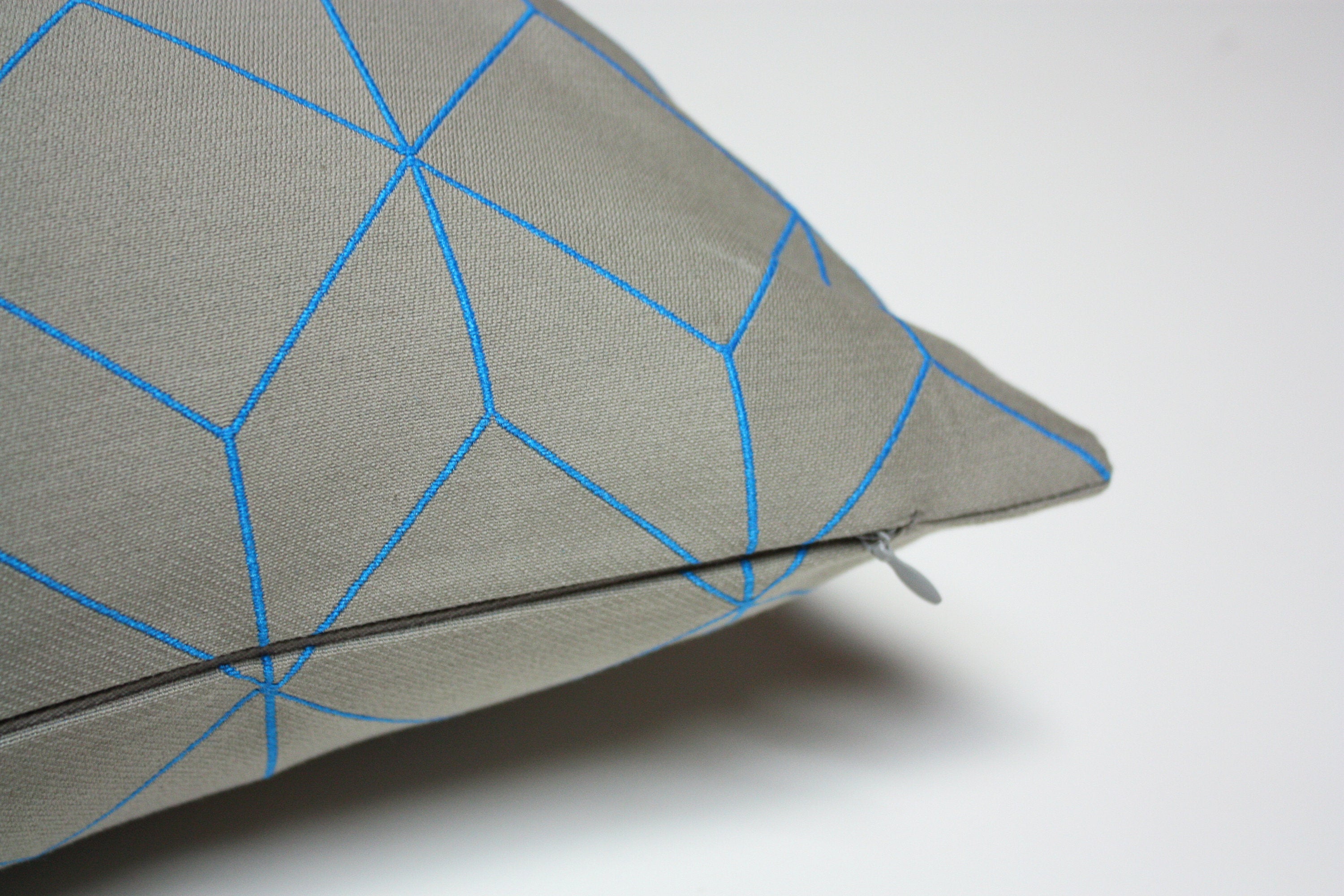 Maharam Bright Cube Aqua Pillow - Modern Decorative Throw Pillow for Sofa, Bed & Lounge - Perfect for Living Room, Bedroom & Office Decor