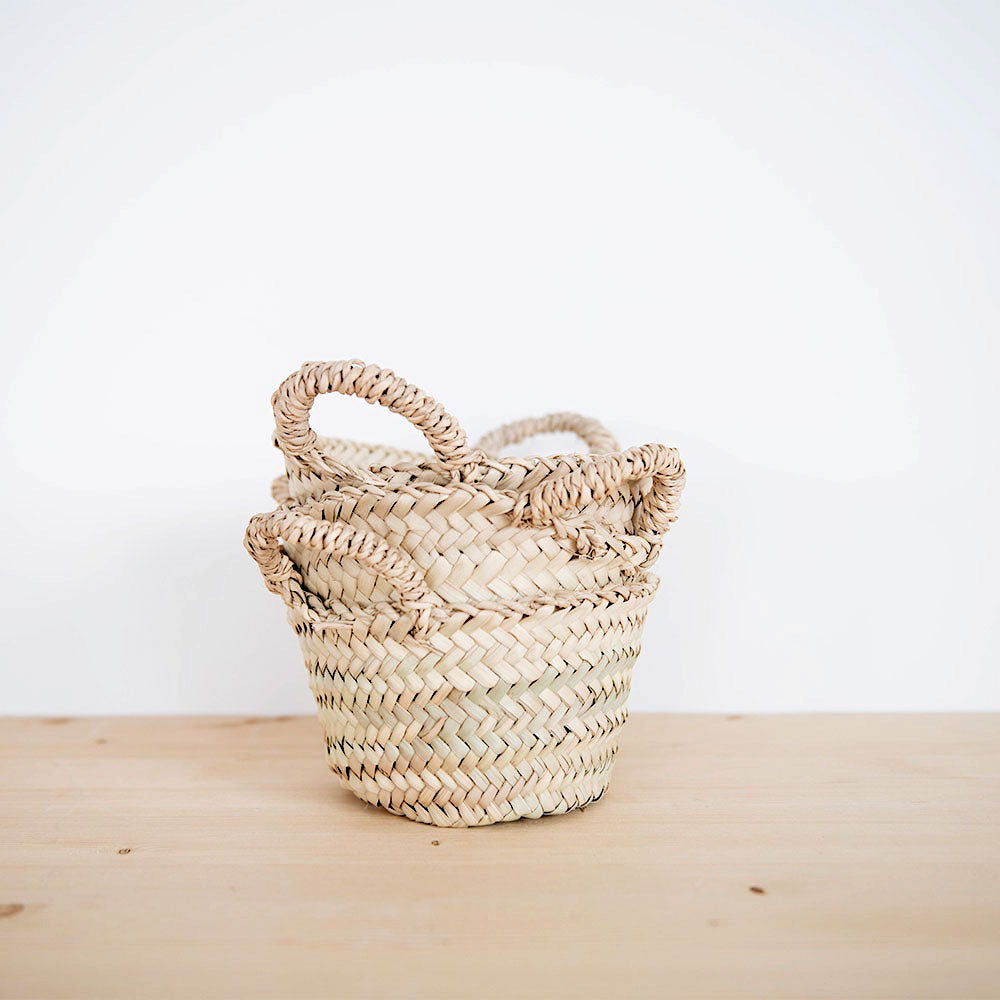 Natural Tiny Palm Leaf Table Basket - Handwoven Eco-Friendly Storage for Fruits, Bread & Decor - Perfect for Kitchen, Dining Room & Farmhouse Style