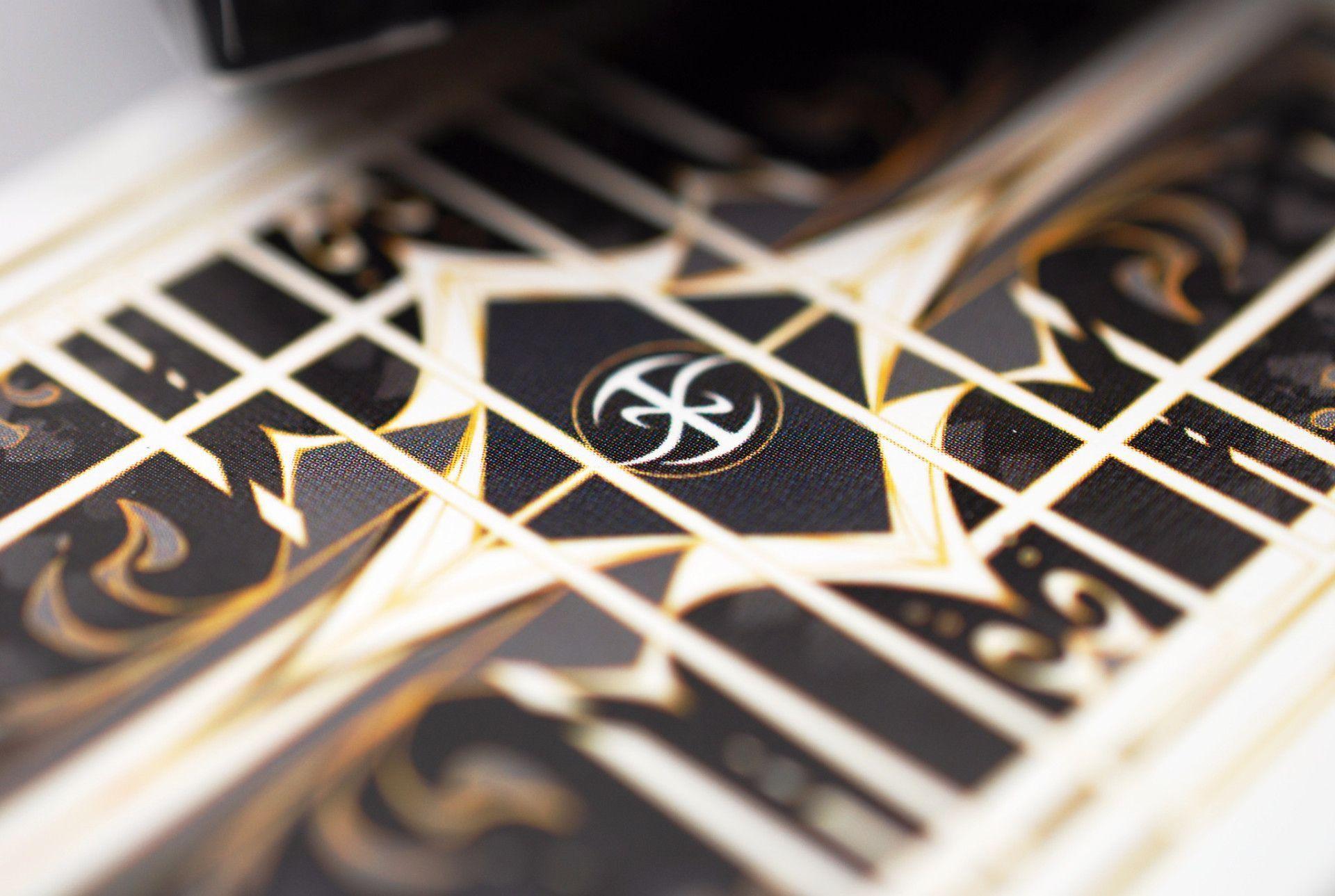 De'Vo Card Masters - Premium Playing Cards for Magic Tricks, Cardistry & Poker - Perfect for Professional Magicians, Cardists & Gamers