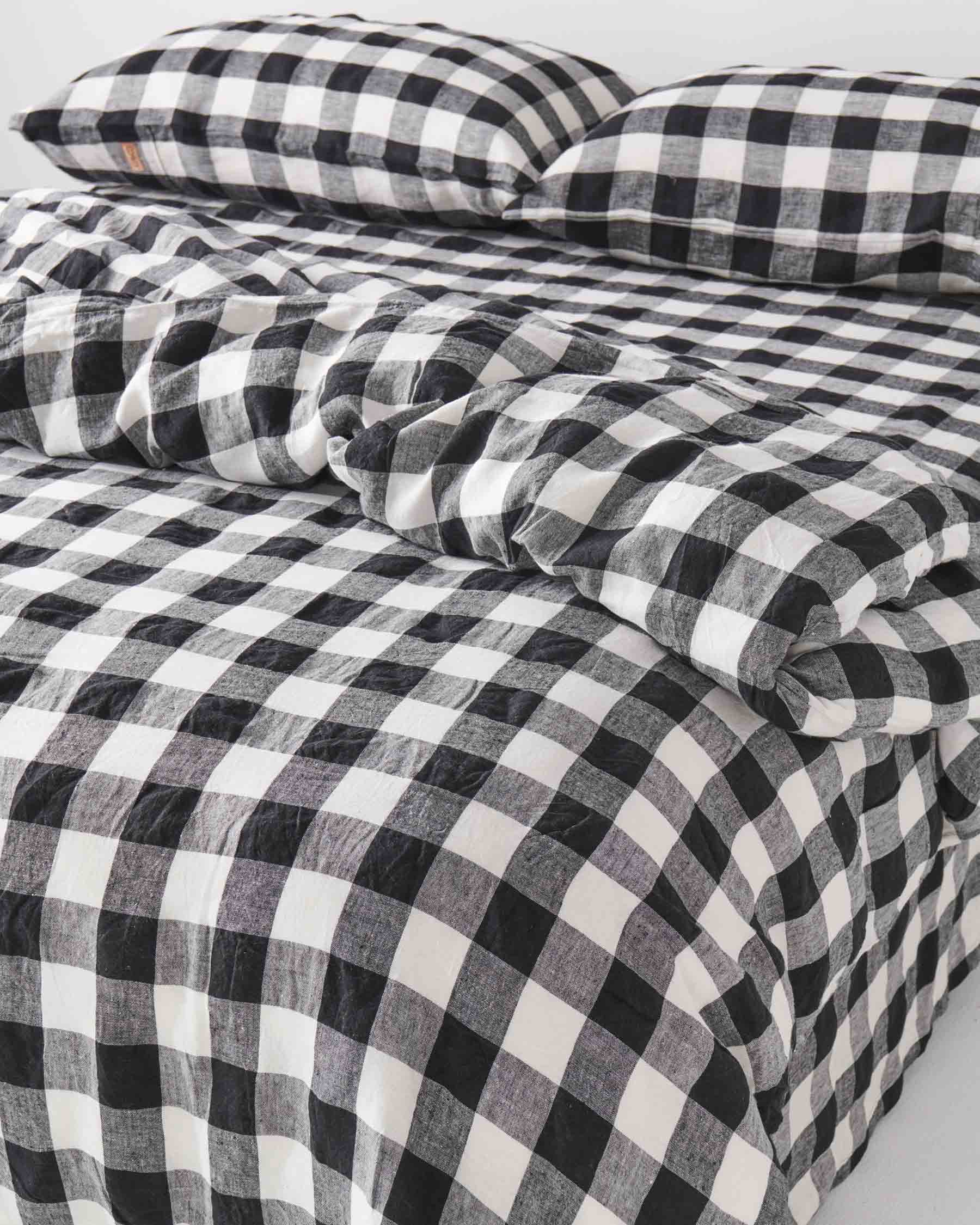 Black & White Gingham Linen Fitted Sheet - Queen Size 100% Organic Cotton Bedding Set - Breathable & Soft for Comfortable Sleep - Perfect for Master Bedroom, Guest Room & Vacation Homes