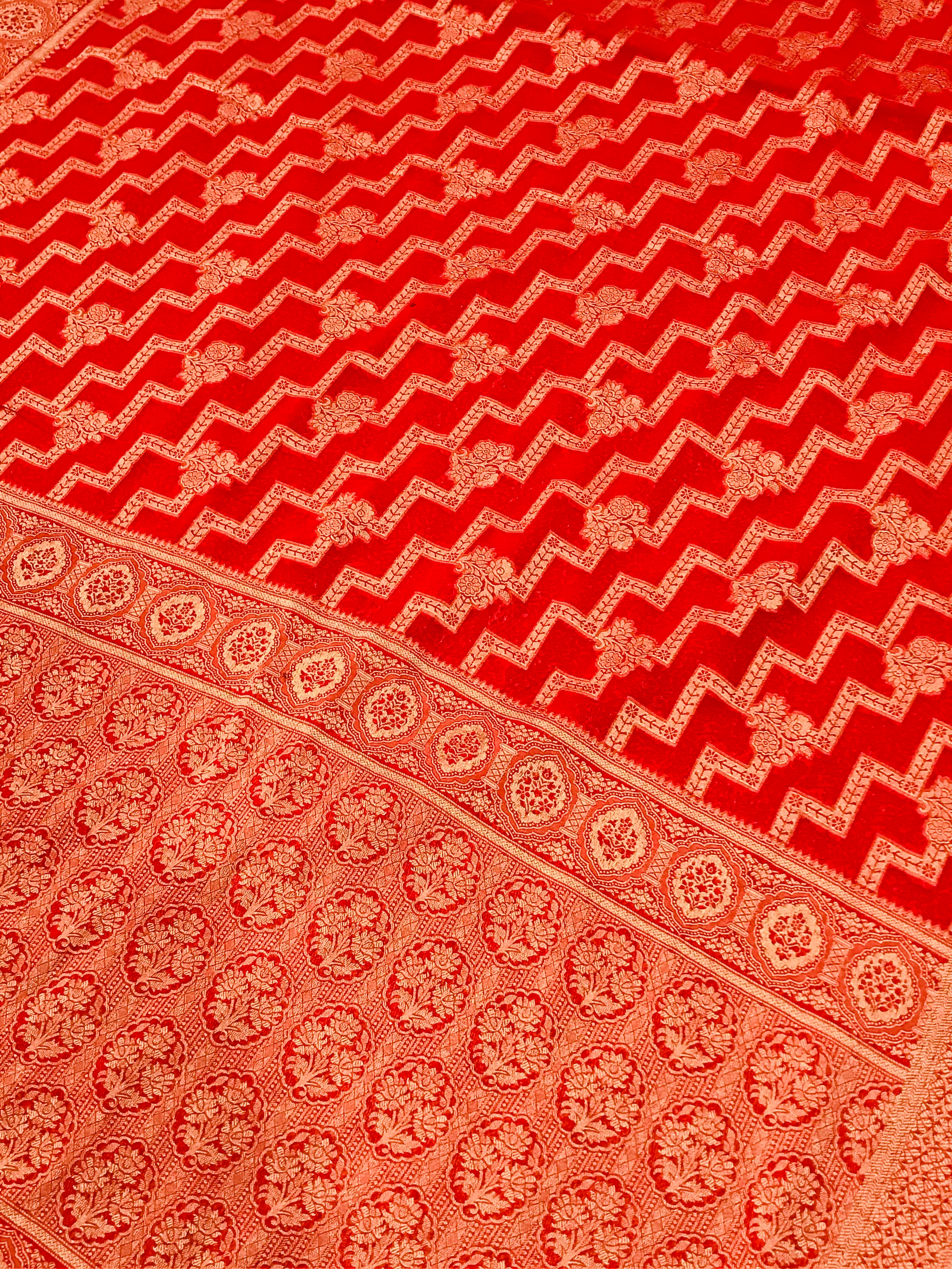 Elegant Red Georgette Designer Saree with Floral Motifs & Fancy Tassels - Perfect for Weddings, Parties & Special Occasions