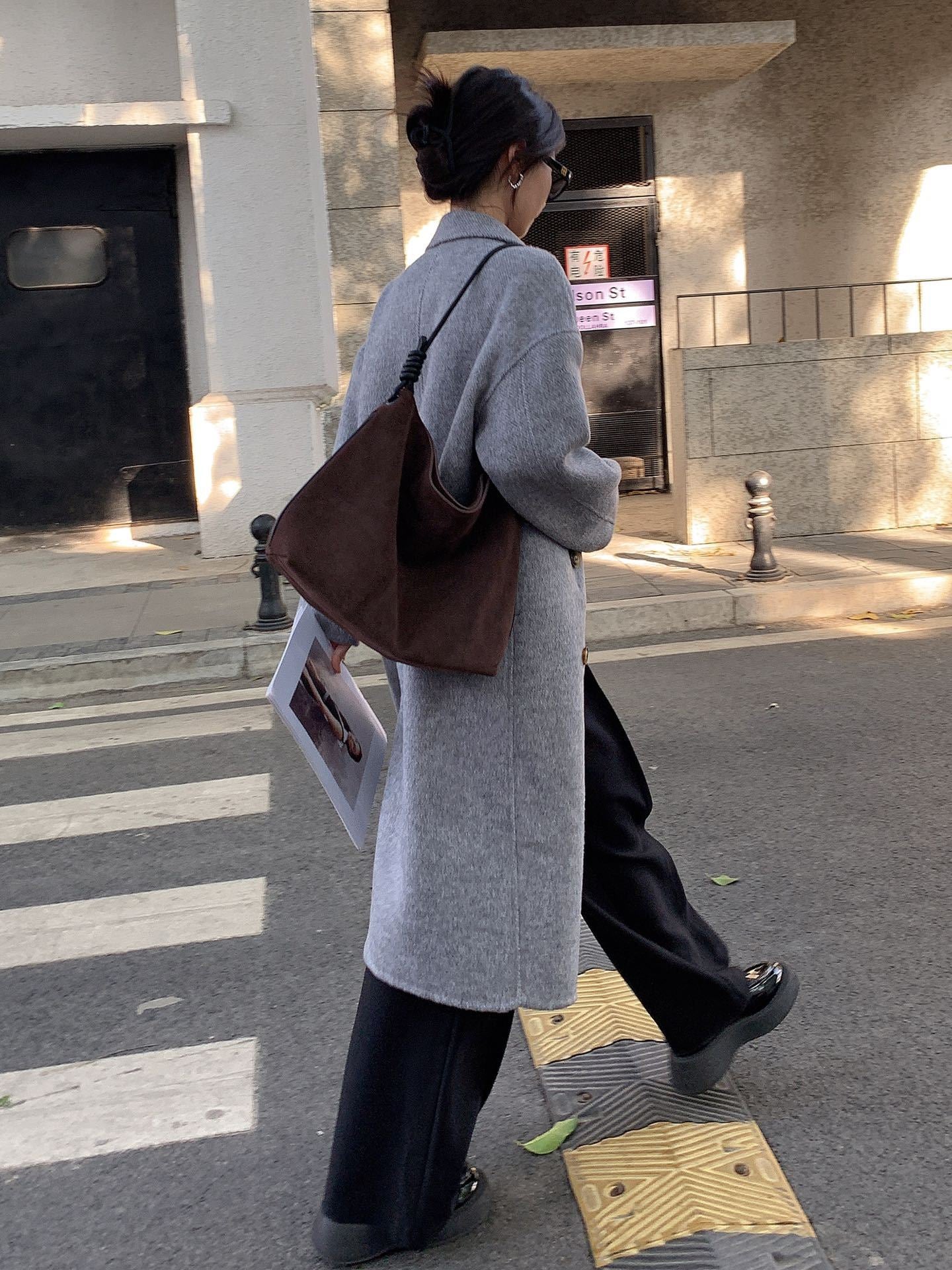 Stylish Women's Tote Bag - Fashionable Large Shoulder Bag for Work, Travel & Shopping - Durable & Spacious Designer Handbag for Everyday Use