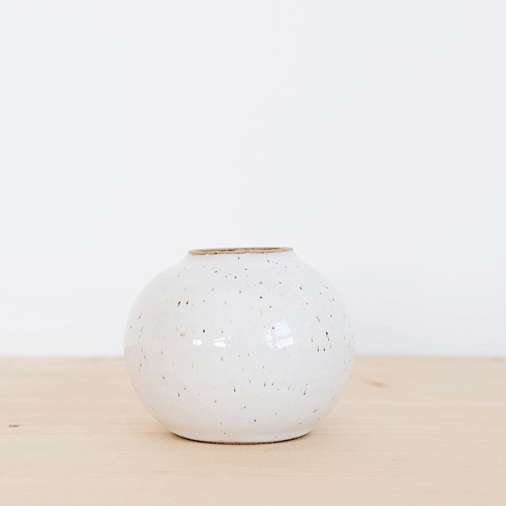 Ceramic Globe Bud Vase - Small Flower Vase for Home Decor, Wedding Centerpieces & Tabletop Arrangements - Perfect for Roses, Daisies and Fresh Cut Flowers