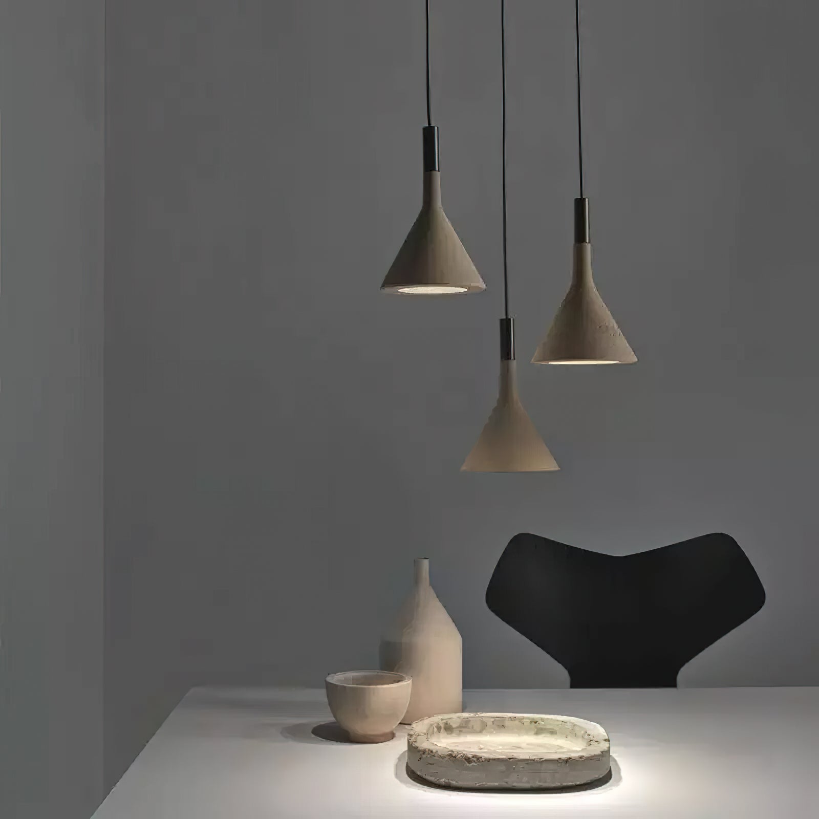 Aplomb Trumpet Pendant Light - Modern Brass Ceiling Fixture for Dining Room, Kitchen Island & Bedroom Lighting