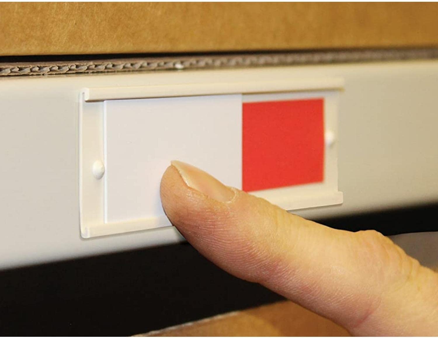 Beaverswood Self Adhesive Stock Identity Sliders - 100 Pack, 2 Color Availability Indicators (Green & Red), 30x100mm for Warehouse Racking & Retail Shelving Organization - Perfect for Inventory Management and Product Display Systems