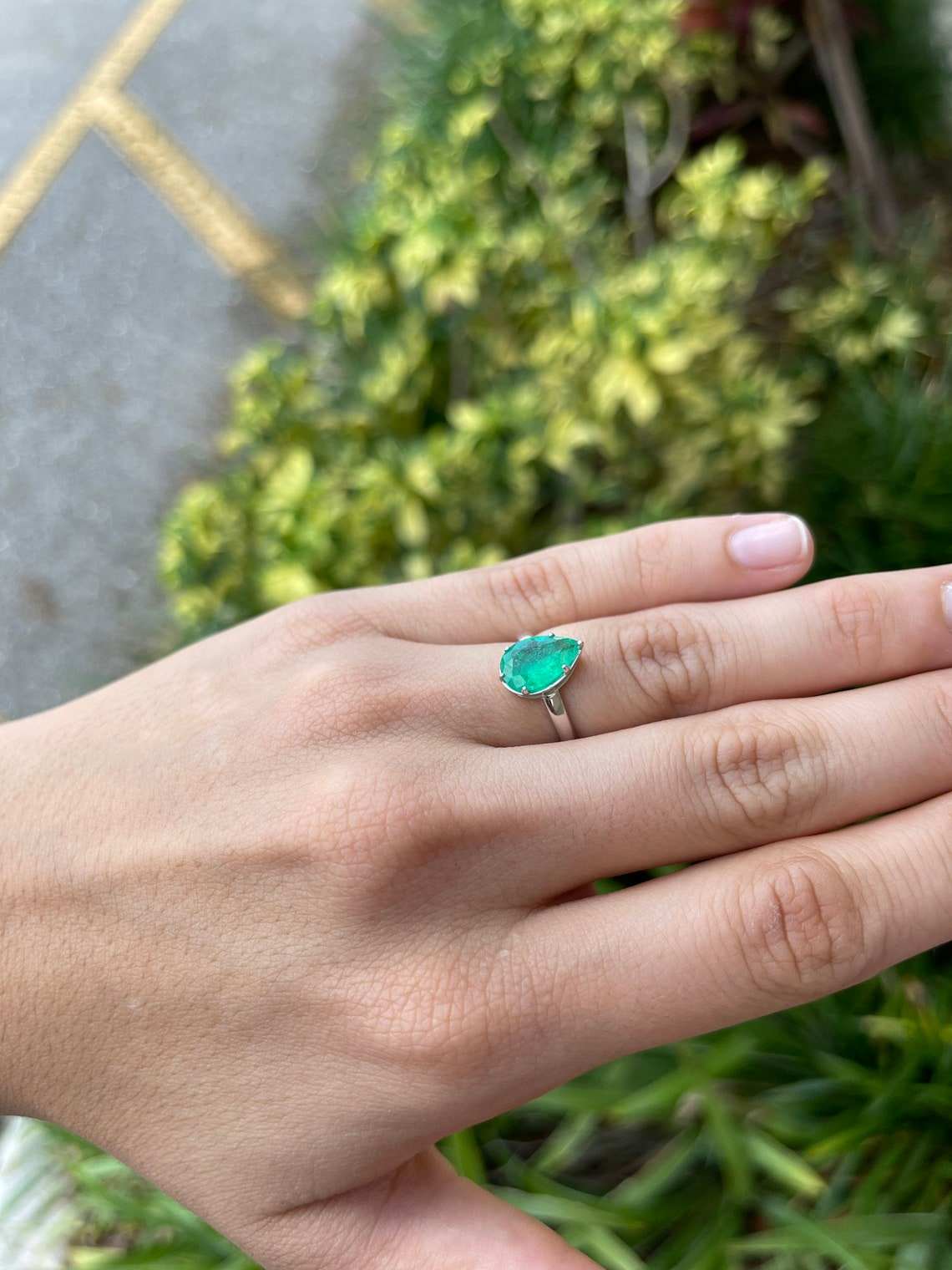 1.65 Carat Pear Cut Emerald Solitaire Ring in 14K Gold - Elegant Georgian Style Multi-Prong Setting for Weddings, Engagements & Special Occasions