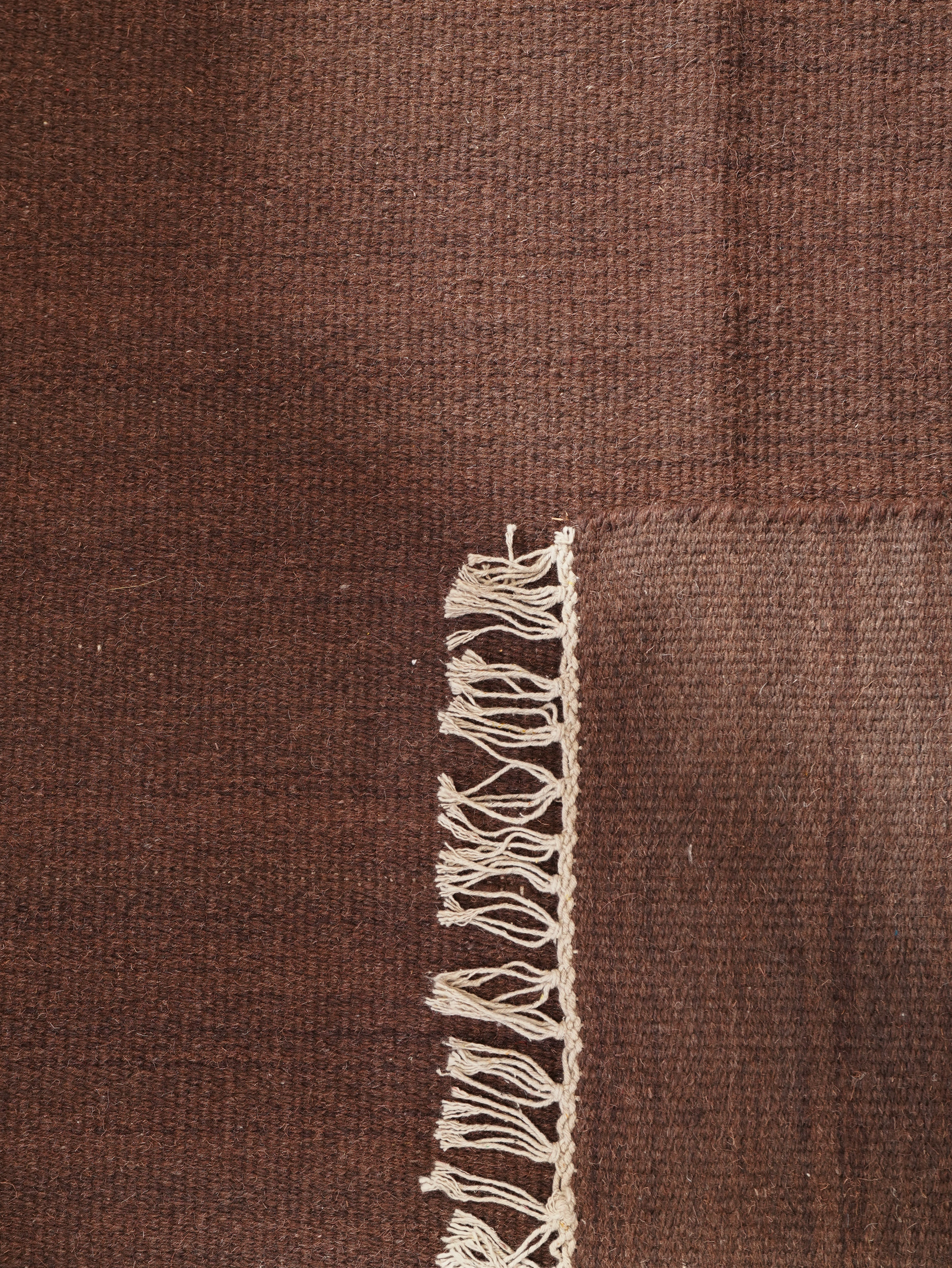 Soft and Cozy Hand Woven Fuzzy Rug - Non-Slip Living Room Carpet for Bedroom, Nursery, and Home Decor - Perfect for Adding Warmth and Style to Any Space