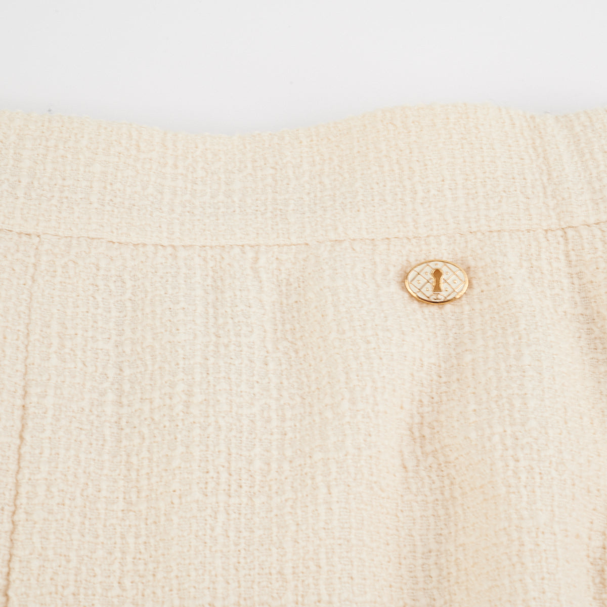 Chanel Ivory Pencil Skirt Women's Size 36 (US 6) - Elegant Office Wear & Cocktail Party Dress