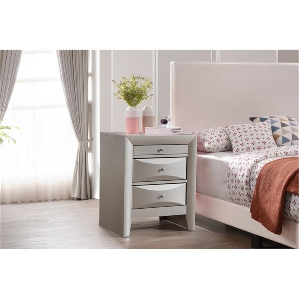 Glory Furniture Marilla 3-Drawer Wood Nightstand with Silver Finish - Perfect for Bedroom Storage & Modern Home Decor