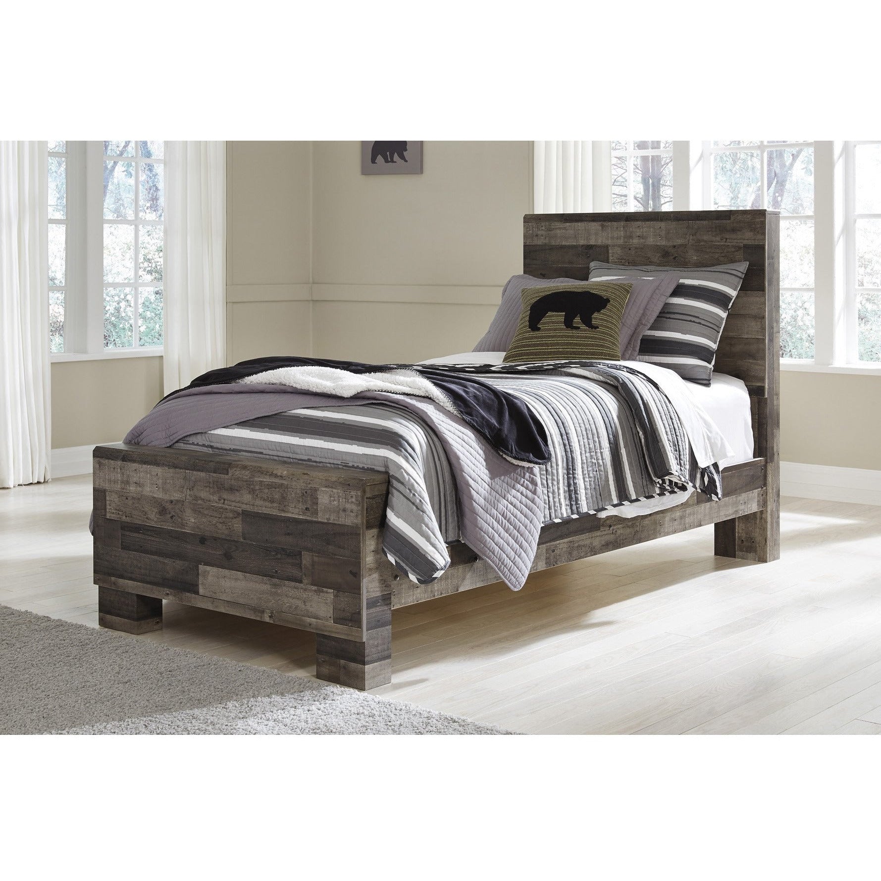 Derekson Panel Bed Frame - Queen Size Wooden Platform Bed with Headboard & Footboard - Sturdy & Modern Bedroom Furniture for Home Decor