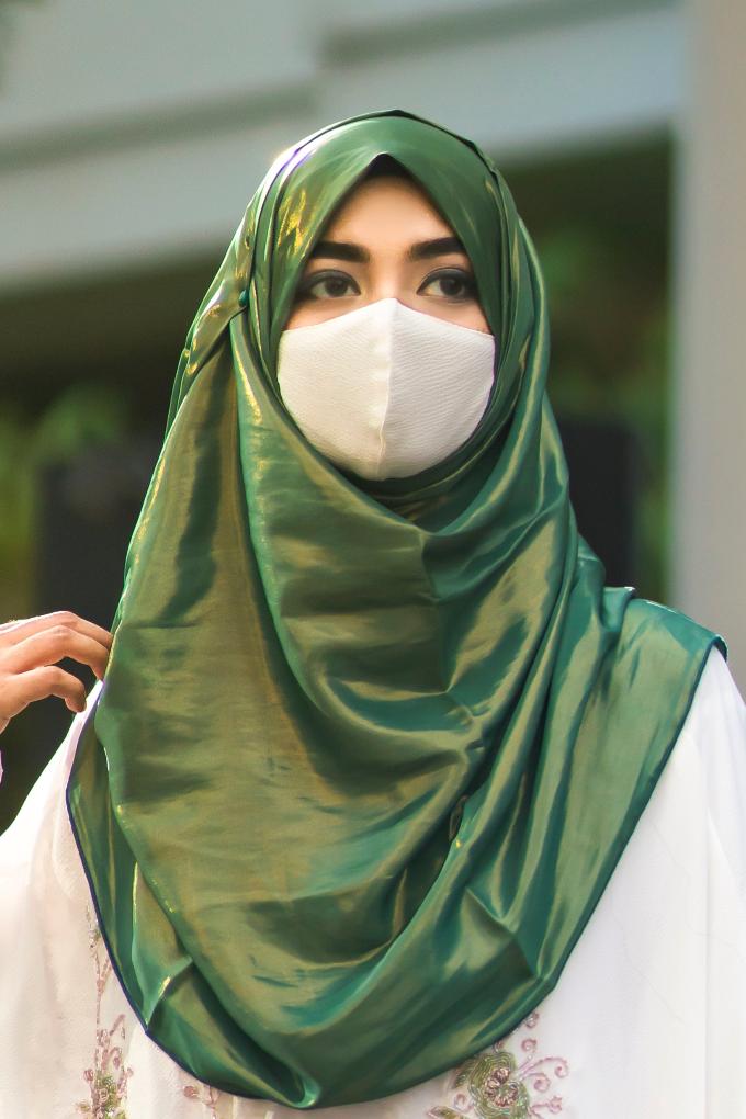 Stylish Lurex Hijab Scarf - Elegant Green Shimmer for Women | Perfect for Daily Wear, Special Occasions & Modest Fashion