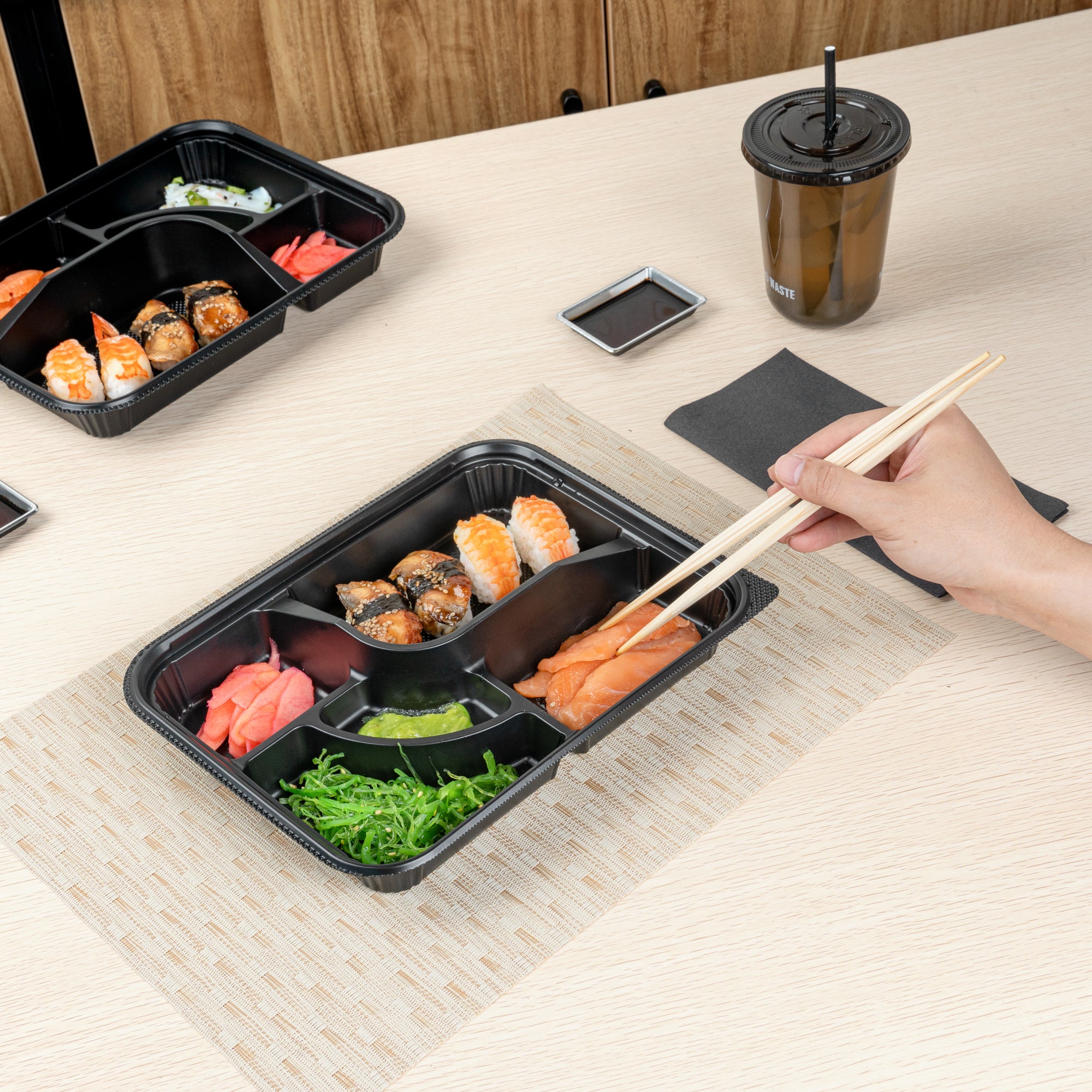 Bento Tek 26 oz Black Plastic Bento Box with 5 Compartments - 10.5