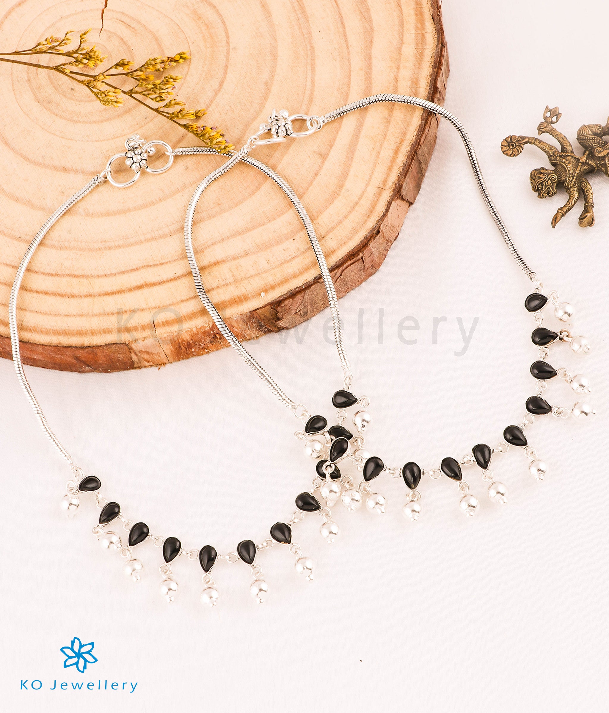 Stylish Abhigna Silver Black Bead Anklets for Women - Elegant Foot Jewelry for Summer, Beach, and Boho Fashion