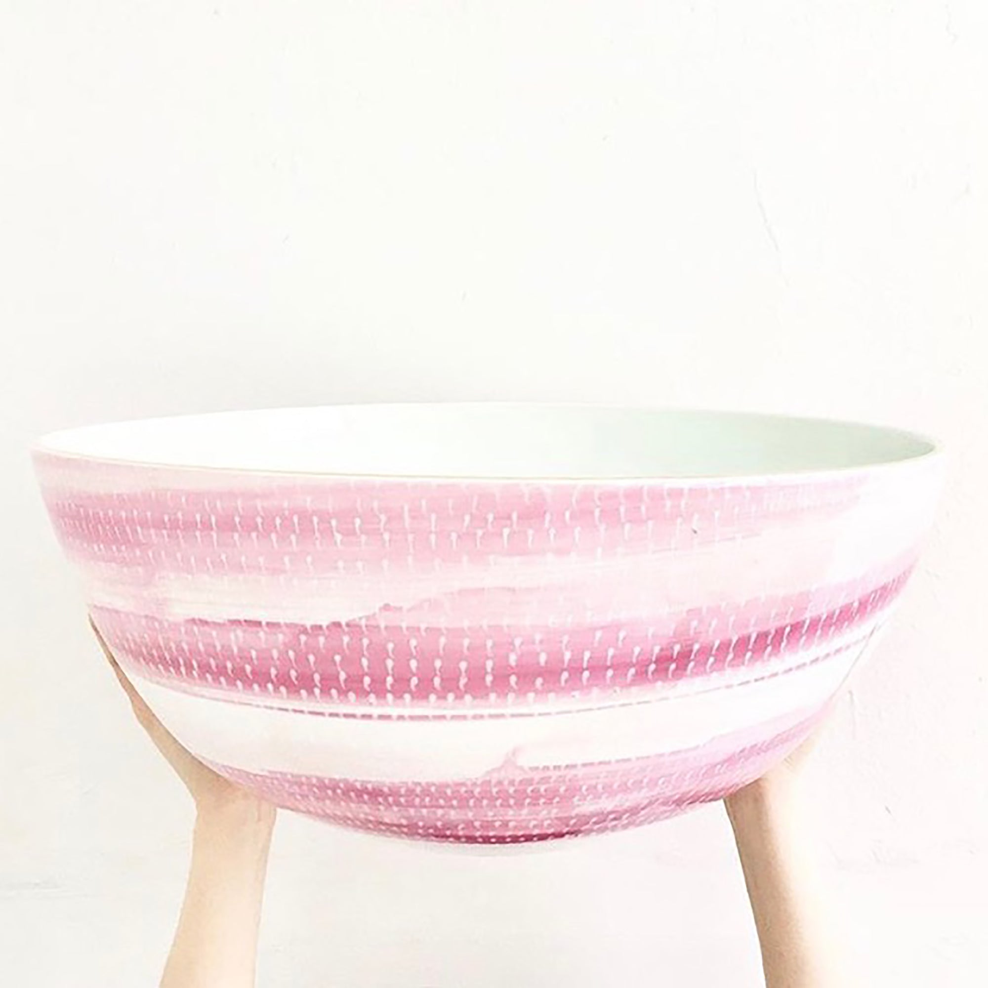 Gloucester Swoosh Mondo Bowl - Large Ceramic Serving Bowl for Salads, Pasta, and Fruit - Perfect for Entertaining and Family Dinners