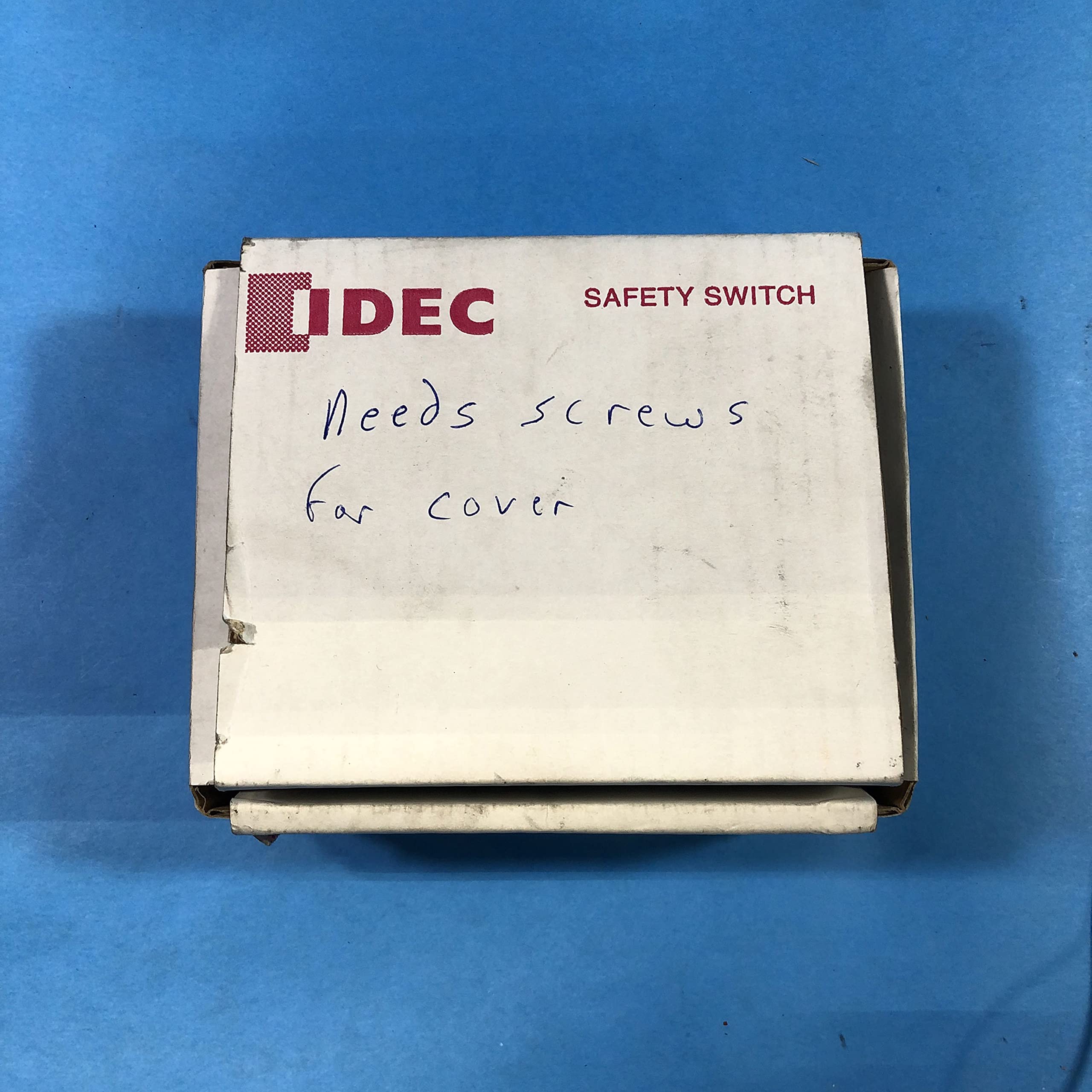 IDEC HS1L-DT44KMSR-R Safety Switch Spring Lock - Industrial Grade Safety Interlock for Machinery & Equipment Protection | Perfect for Factory Automation, Conveyor Systems & Hazardous Area Access Control