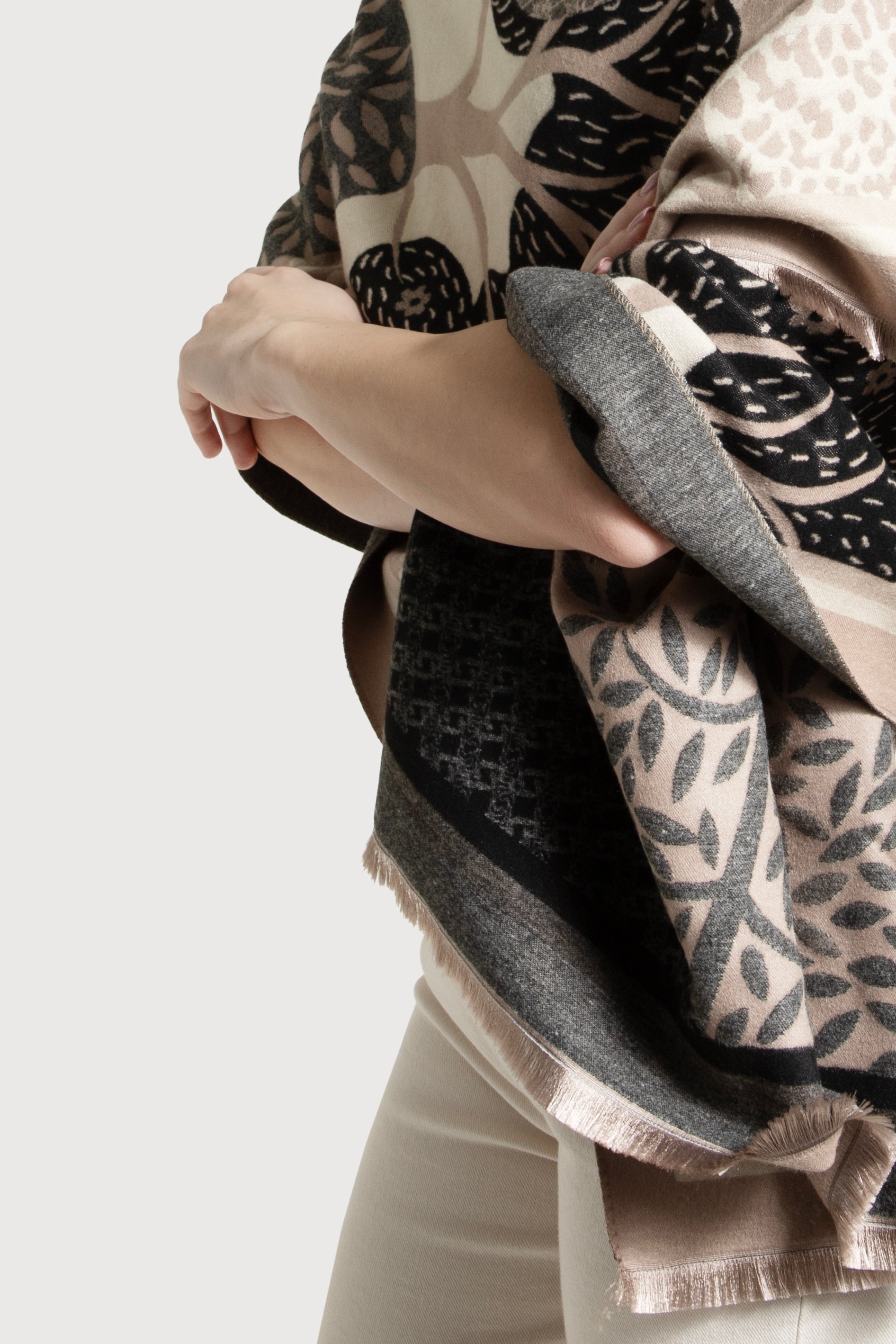 Nature Reversible Scarf - Soft & Stylish Winter Accessory for Women & Men - Perfect for Outdoor Activities, Travel & Fashion
