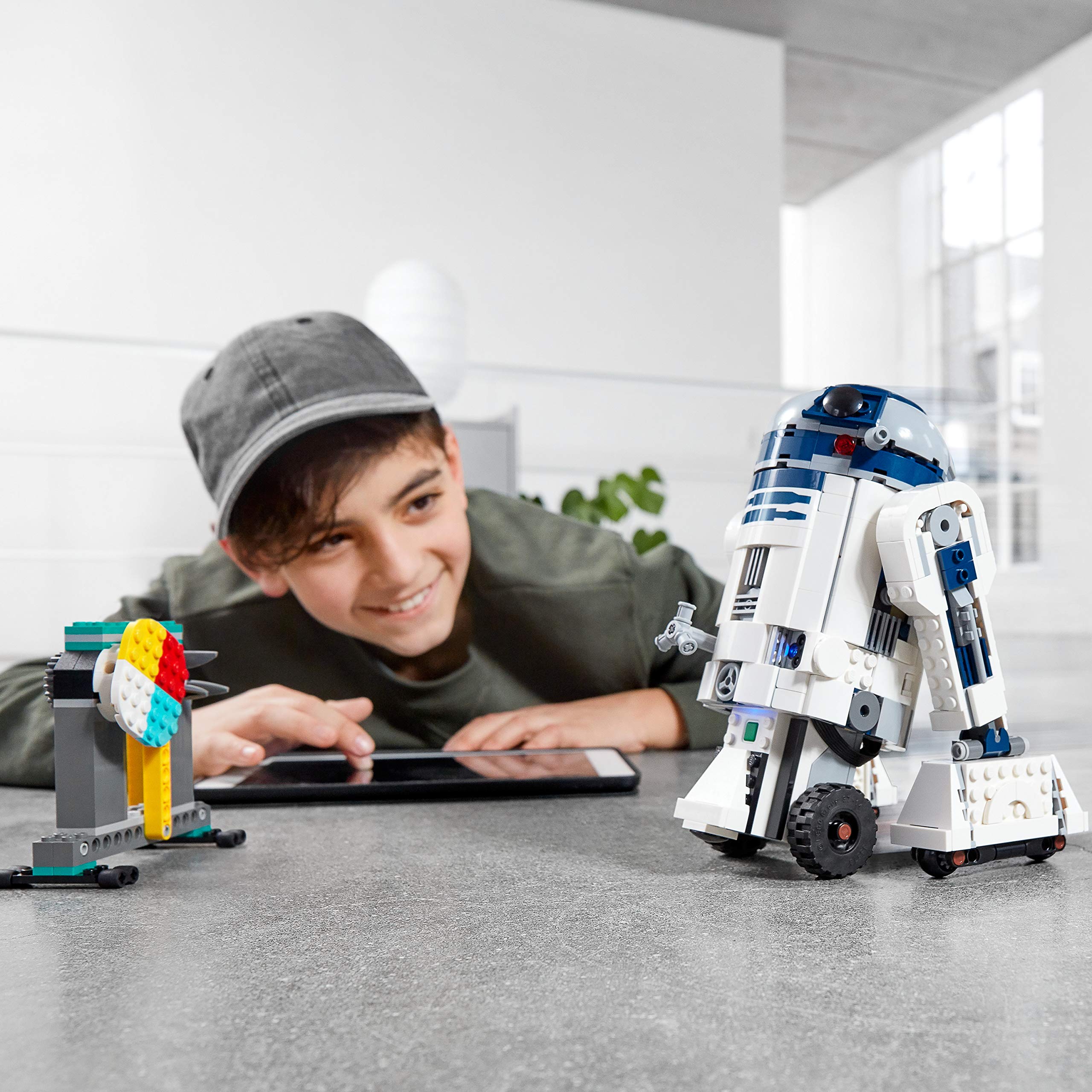 LEGO 75253 Star Wars Boost Droid Commander - Interactive Programmable Droid Toys with App Control, Build 3 Star Wars Robots (R2-D2, Gonk Droid, Mouse Droid) | Perfect for Kids' STEM Learning & Star Wars Fans Collection