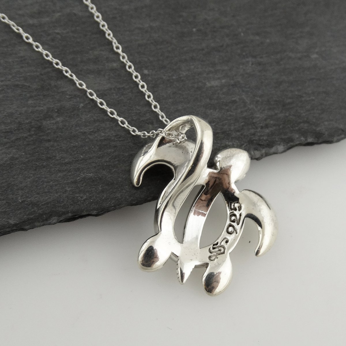 FashionJunkie4Life Dainty Cute Turtle Charm Necklace for Women - Elegant Animal Jewelry Gift for Her | Perfect for Everyday Wear, Beach Vacations & Nature Lovers