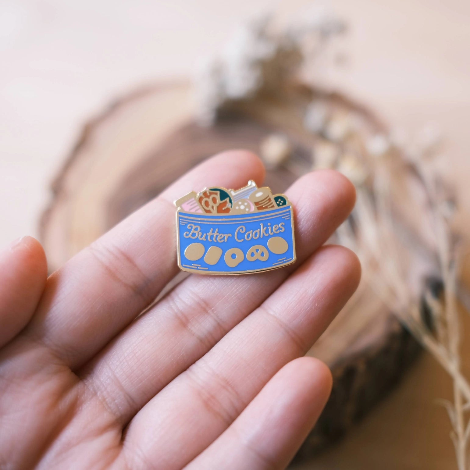 Vintage Butter Cookie Sewing Kit Enamel Pin - Cute Bakery-Themed Collectible Accessory for Backpacks, Jackets & DIY Craft Projects