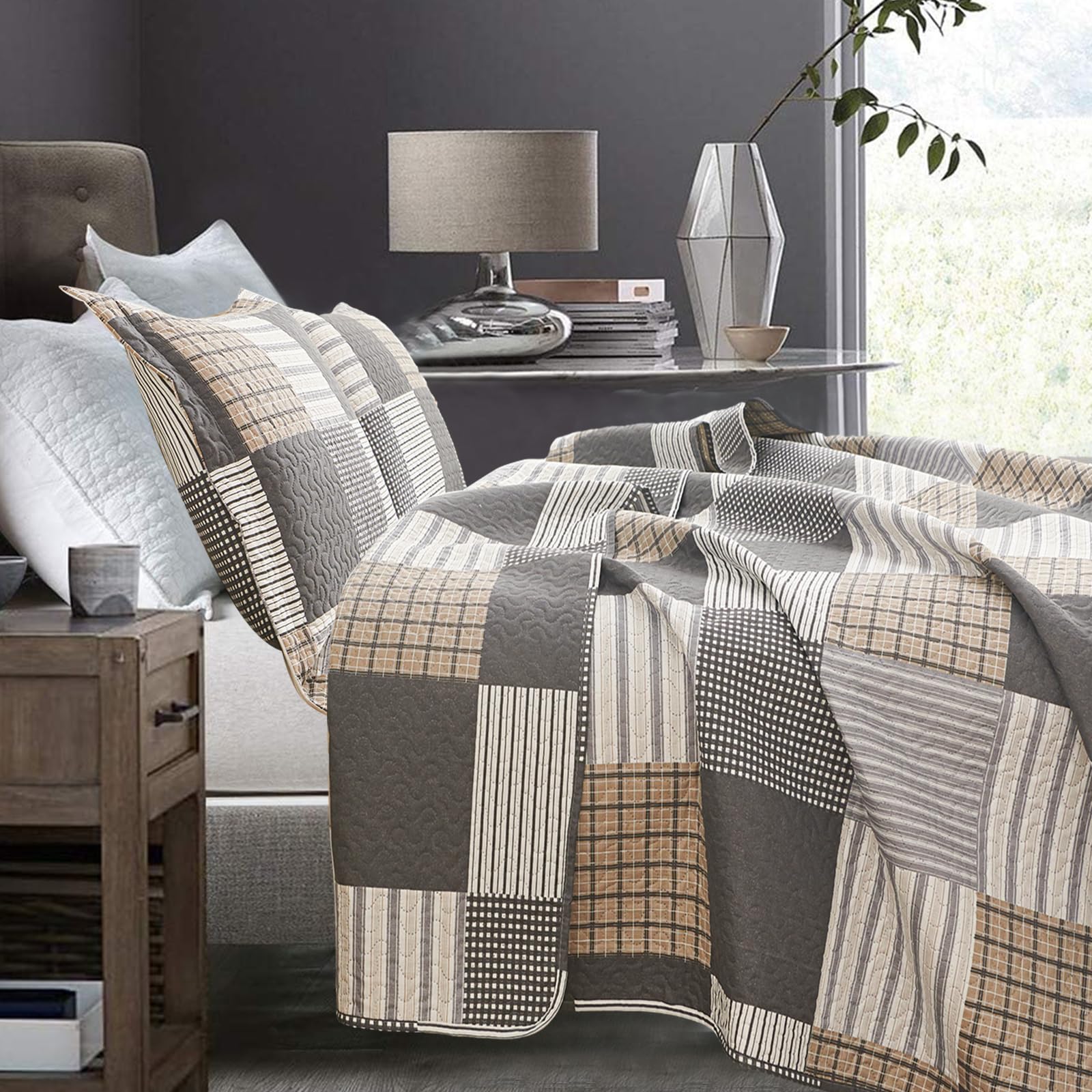 **King Size Plaid Quilt Set - Reversible Lightweight Microfiber Bedspread Coverlet for Boys & Men, Brown White Patchwork Design, All Season Soft Bedding - Perfect for Bedroom, Dorm, or Guest Room**