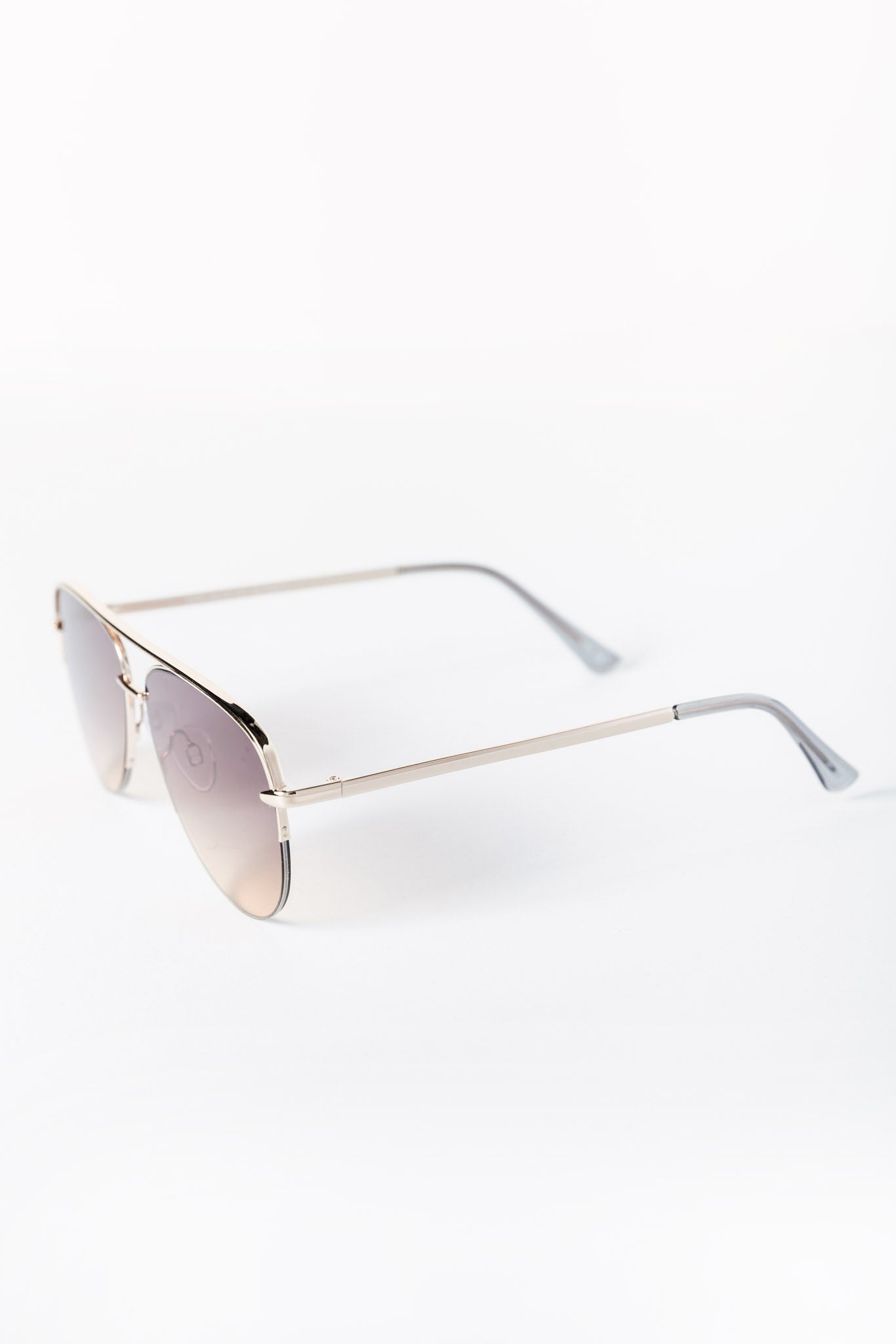 Classic Aviator Sunglasses for Men & Women - Polarized UV Protection Pilot Shades - Stylish Retro Metal Frame Sunglasses for Driving, Travel & Outdoor Activities
