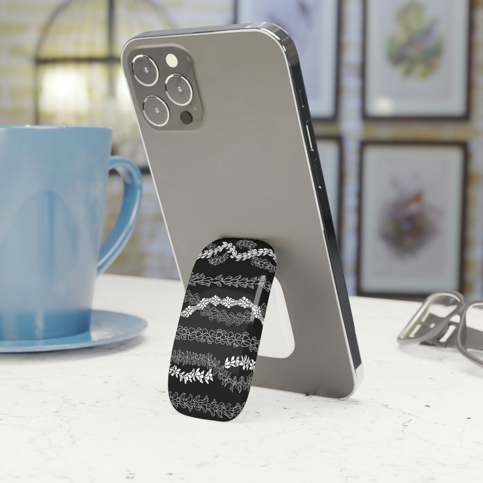 Forever Lei 'Ele'ele Phone Grip with Click-On Function - Secure & Stylish Phone Holder for One-Handed Use, Perfect for Commuting, Shopping, and Outdoor Activities