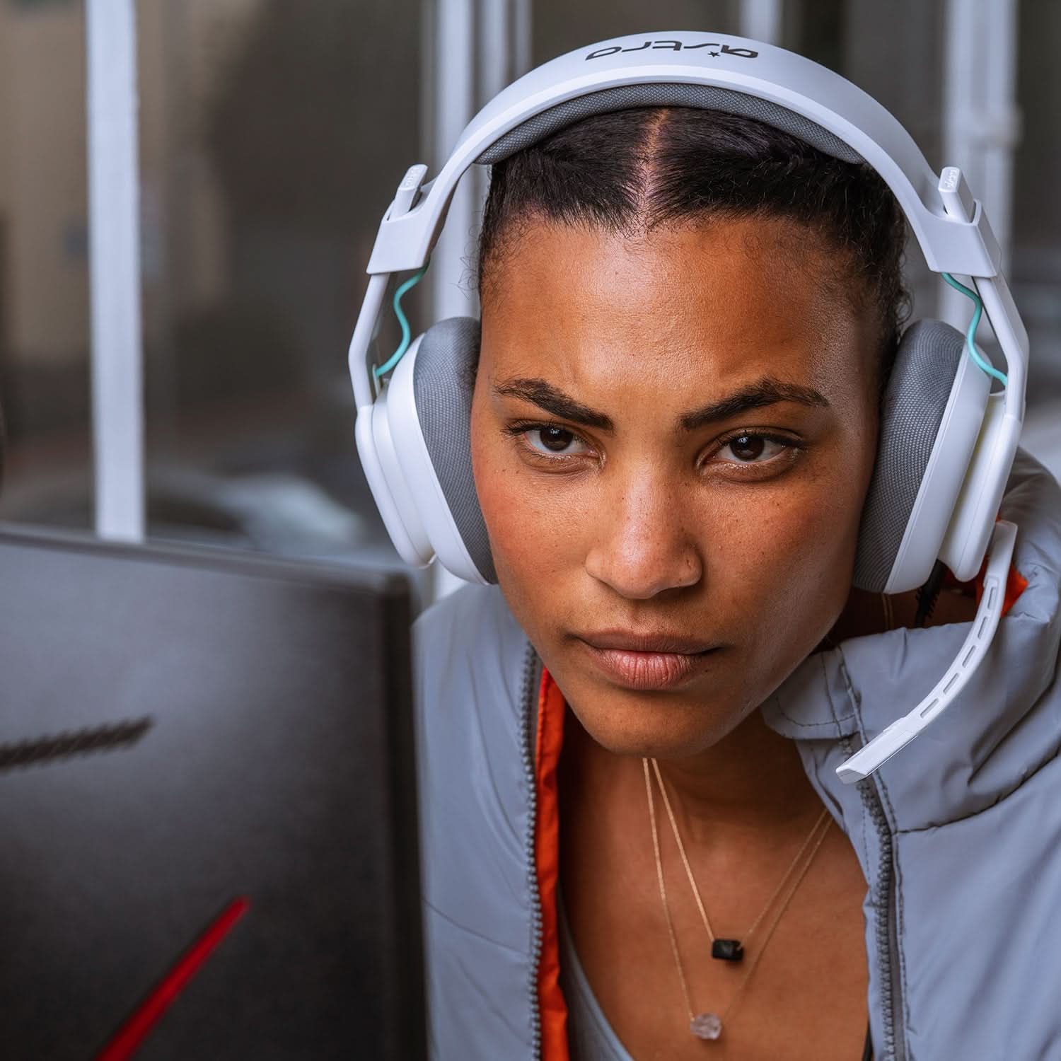 ASTRO Gaming A10 Wireless Gaming Headset with Mic - Over Ear Noise Cancelling Headphones for PC, PS4, PS5, Xbox (White & Grey) - Perfect for Online Gaming, Streaming & Conference Calls