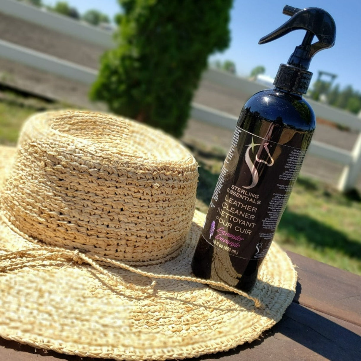 Premium Sterling Leather Cleaner & Conditioner - Gentle Formula for Sofas, Bags, Shoes & Jackets - Restores Shine & Softness - Ideal for Home & Car Use