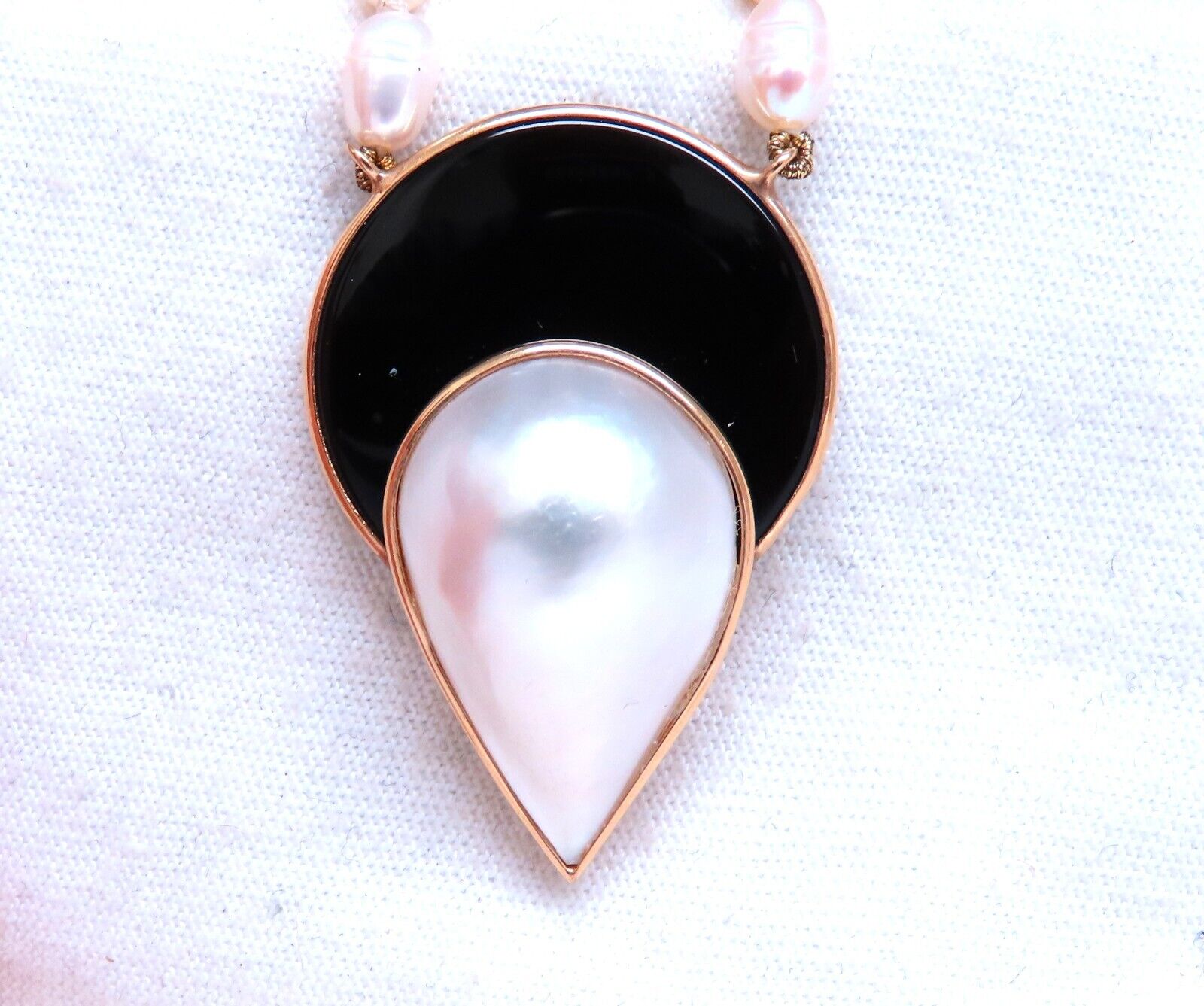 Art Deco Style Onyx and Mabe Pearl Necklace in 14kt Gold - Elegant Vintage Jewelry for Evening Wear & Special Occasions