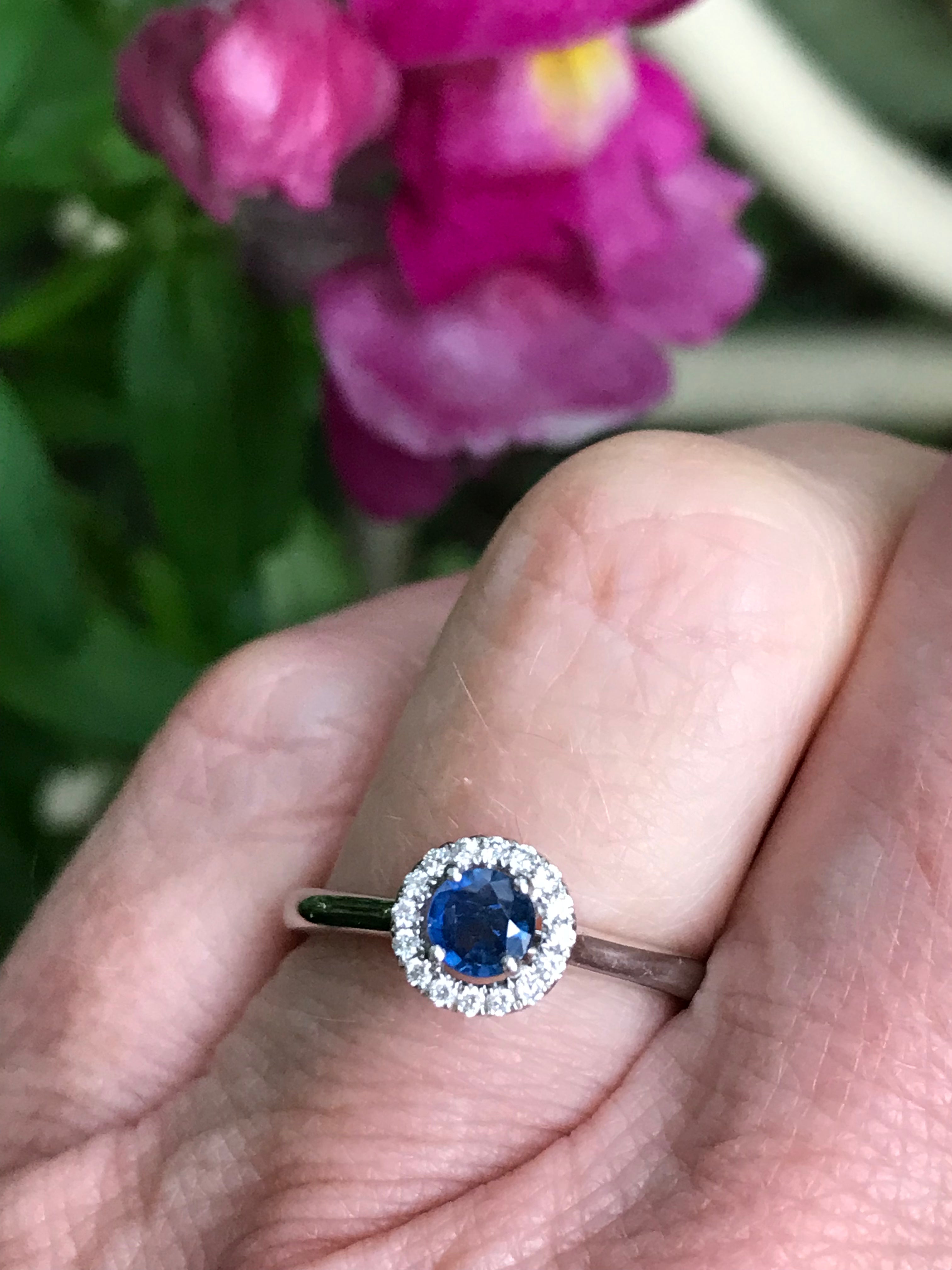Exquisite Platinum Blue Sapphire & Diamond Halo Engagement Ring for Women - Perfect for Proposals, Anniversaries & Special Occasions