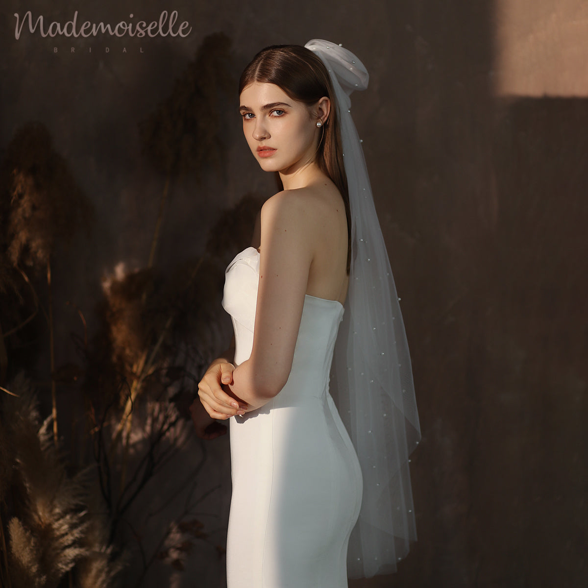 Evelyn Veil - Elegant Bridal Wedding Veil with Lace Trim | Perfect for Brides, Weddings & Special Occasions