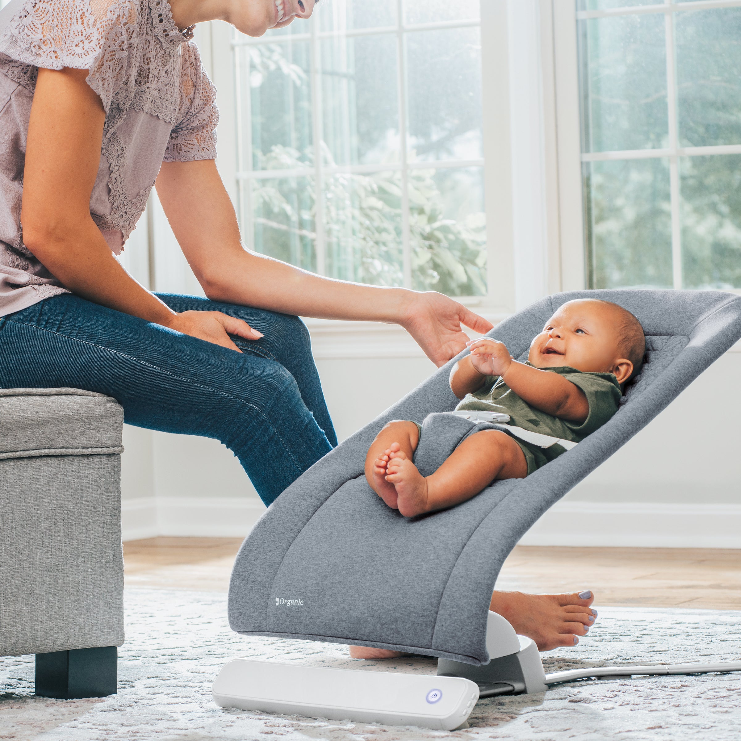 Chicco E Motion Auto Glider & Bouncer - Grey Baby Rocker with Soothing Vibrations & Music for Newborns & Infants | Perfect for Nursery, Playtime & Travel