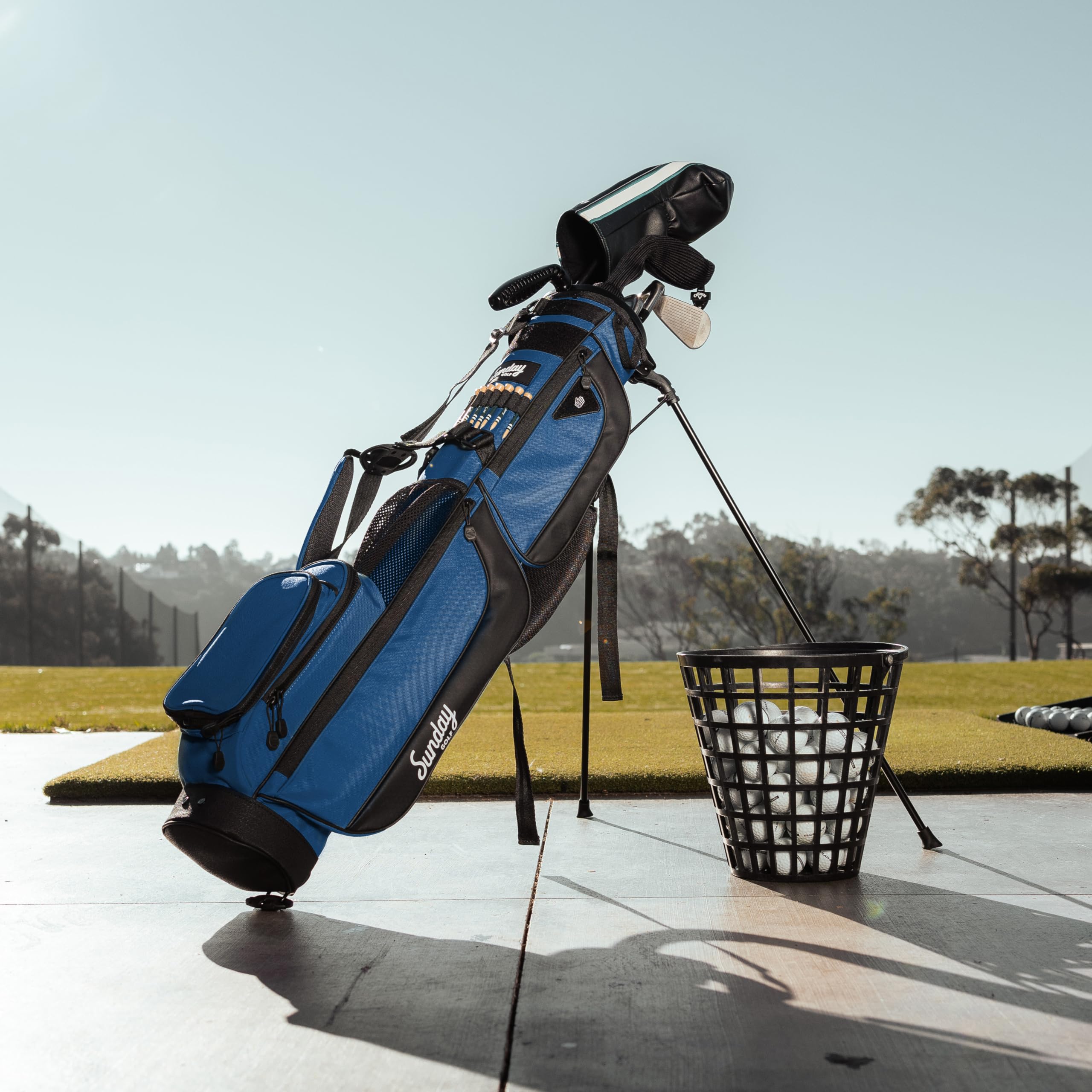 Sunday Golf Loma XL Bag - Ultra Lightweight 3.4lbs Golf Stand Bag with Adjustable Strap - Perfect for Driving Range, Par 3 & Executive Courses - Easy to Carry Pitch & Putt Golf Bag for Casual Play & Practice Sessions