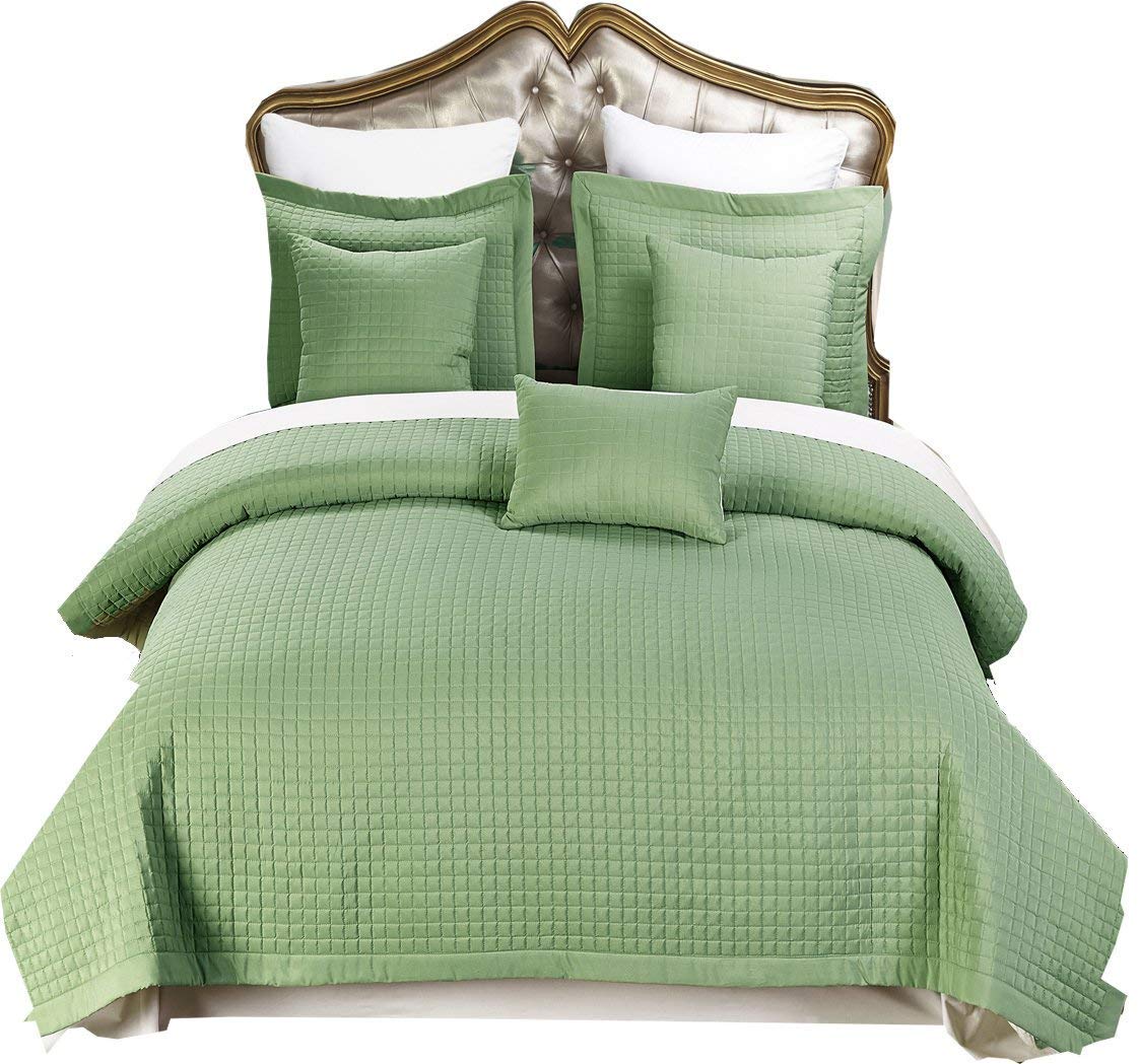 Royal Hotel 7-Piece Bedding Set - Full Size Checkered Quilt Bedspread with Sheets & Coverlet, Sage Green | Luxury Bed in a Bag for Guest Rooms, Vacation Homes & Cozy Bedroom Decor