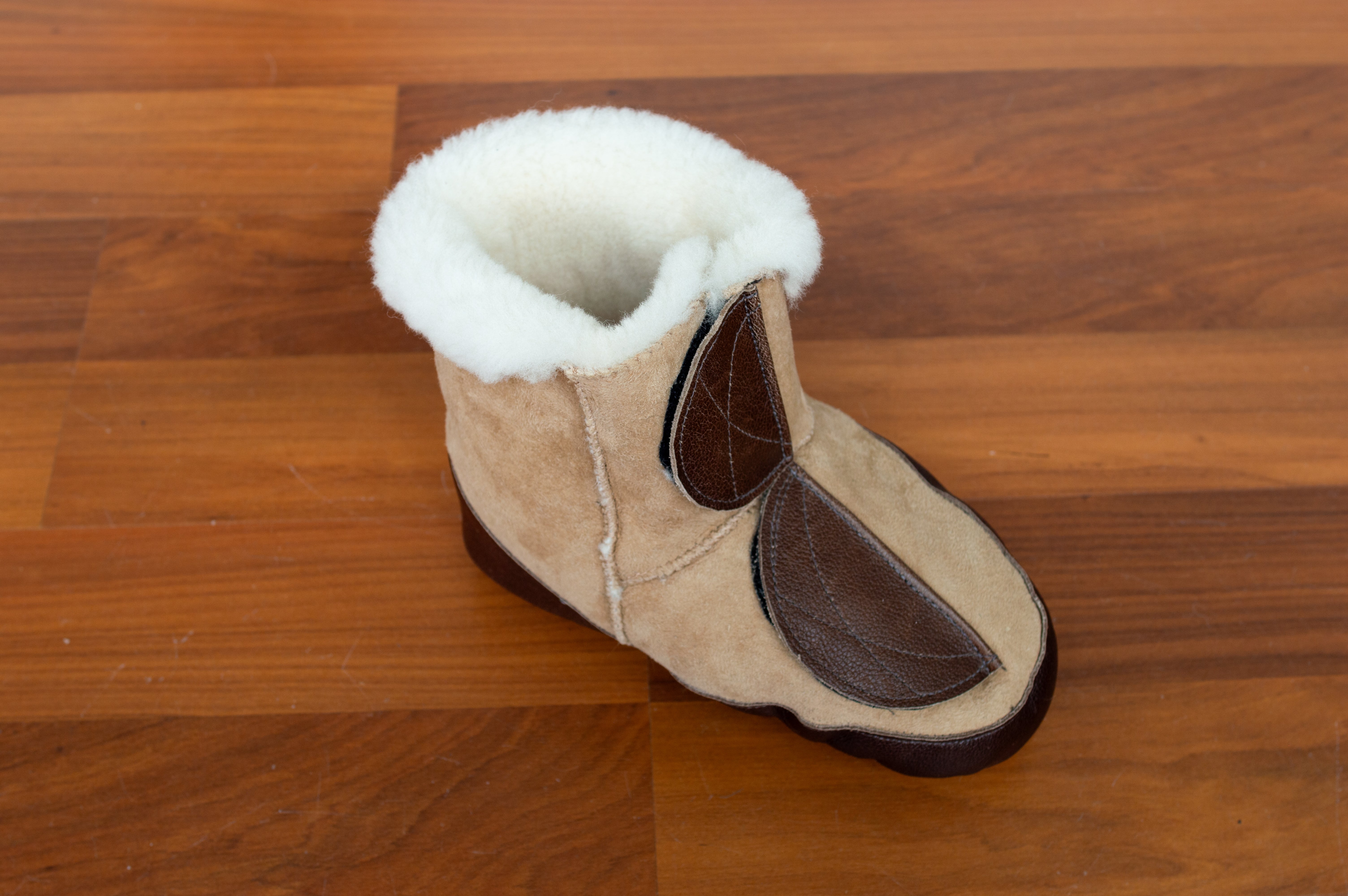 Premium Sheepskin Health Cabin Boots for Women & Men - Soft & Comfortable Indoor/Outdoor Winter Boots - Perfect for Home, Travel, and Cold Weather Wear