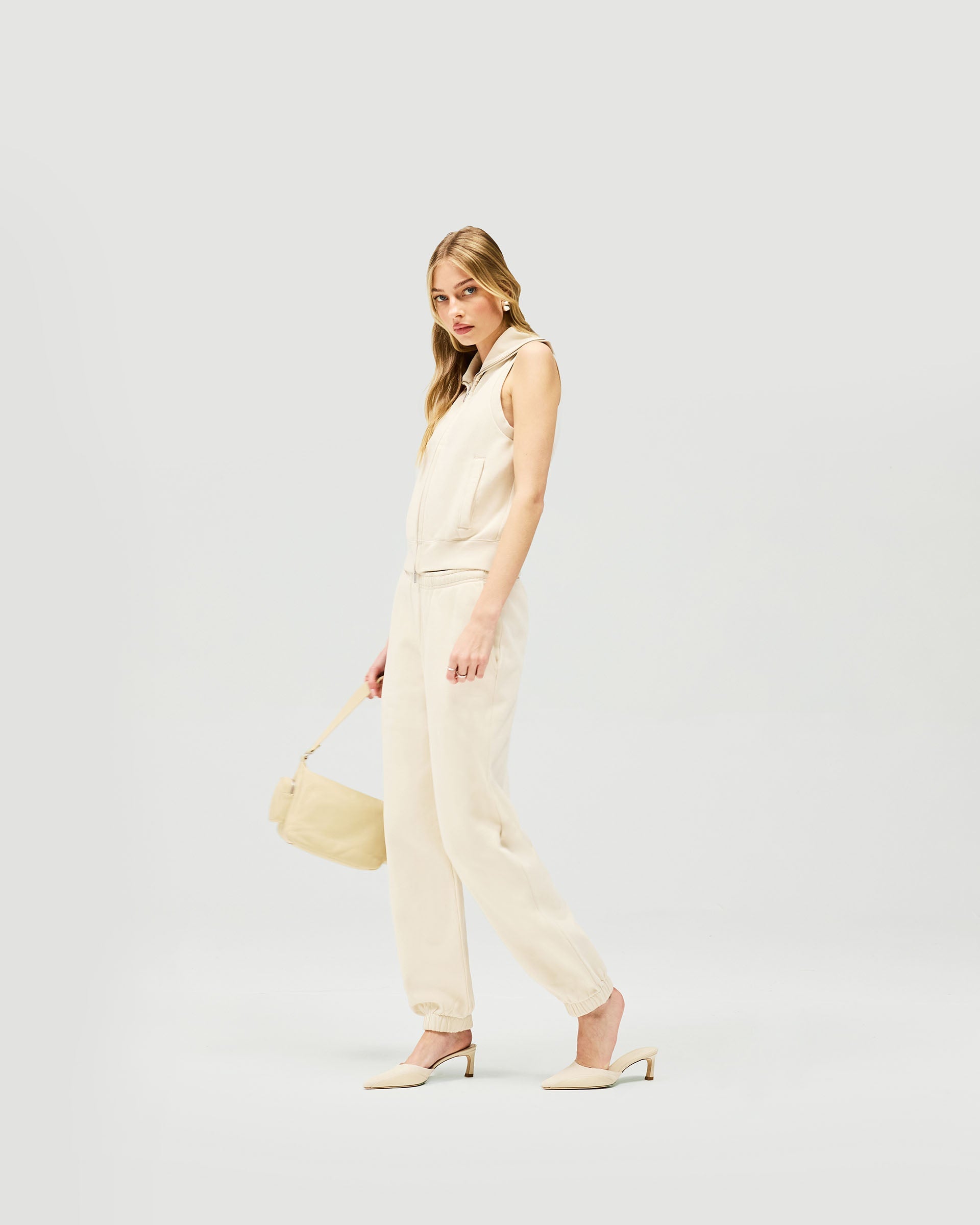 Owners Club Gilet Oat Milk - Stylish and Comfortable Vest for Casual Wear, Outdoor Activities, and Layering in Cool Weather