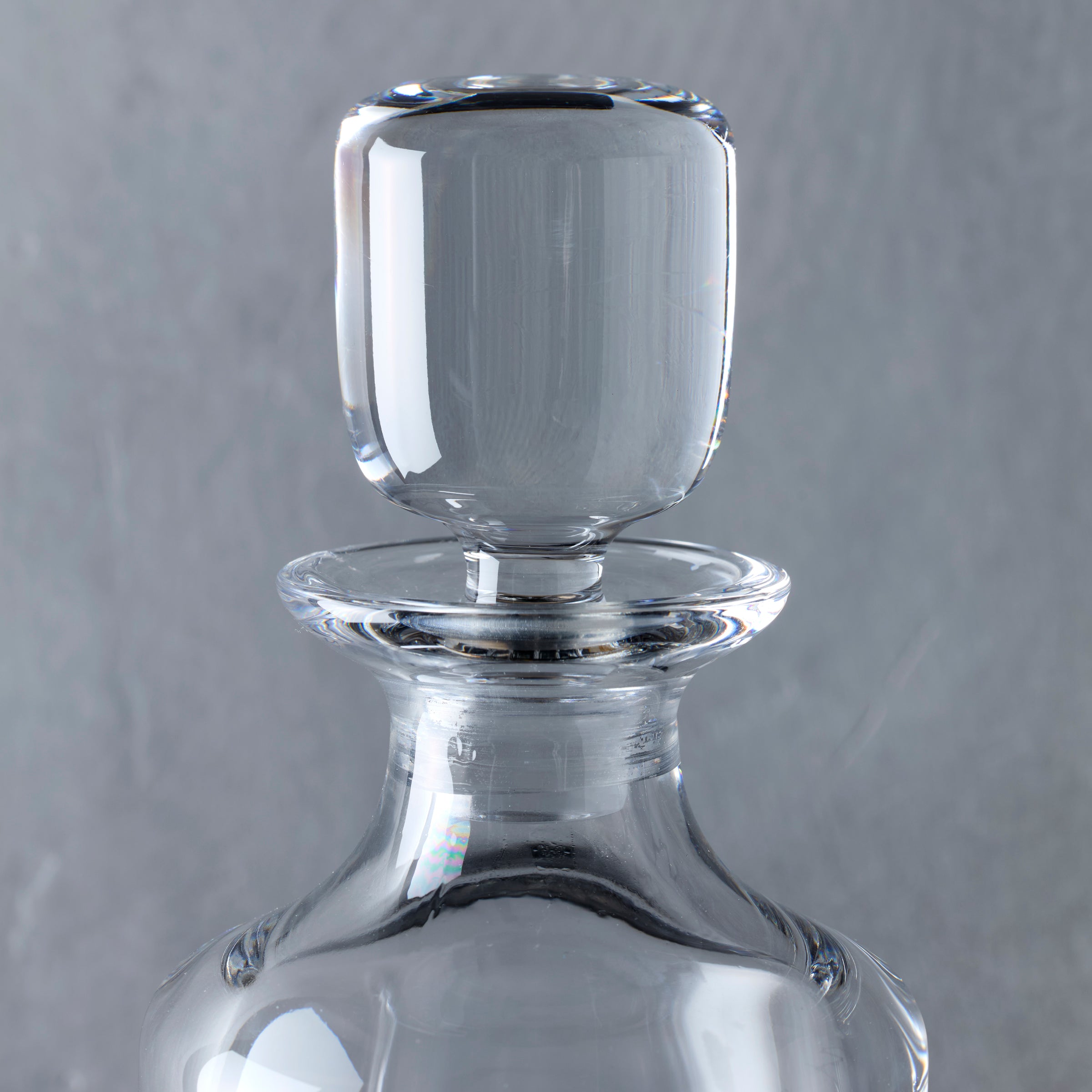 Reed & Barton Deklan Crystal Decanter - Elegant Glass Liquor Decanter for Whiskey, Bourbon & Scotch - Perfect for Home Bars, Gifts & Entertaining