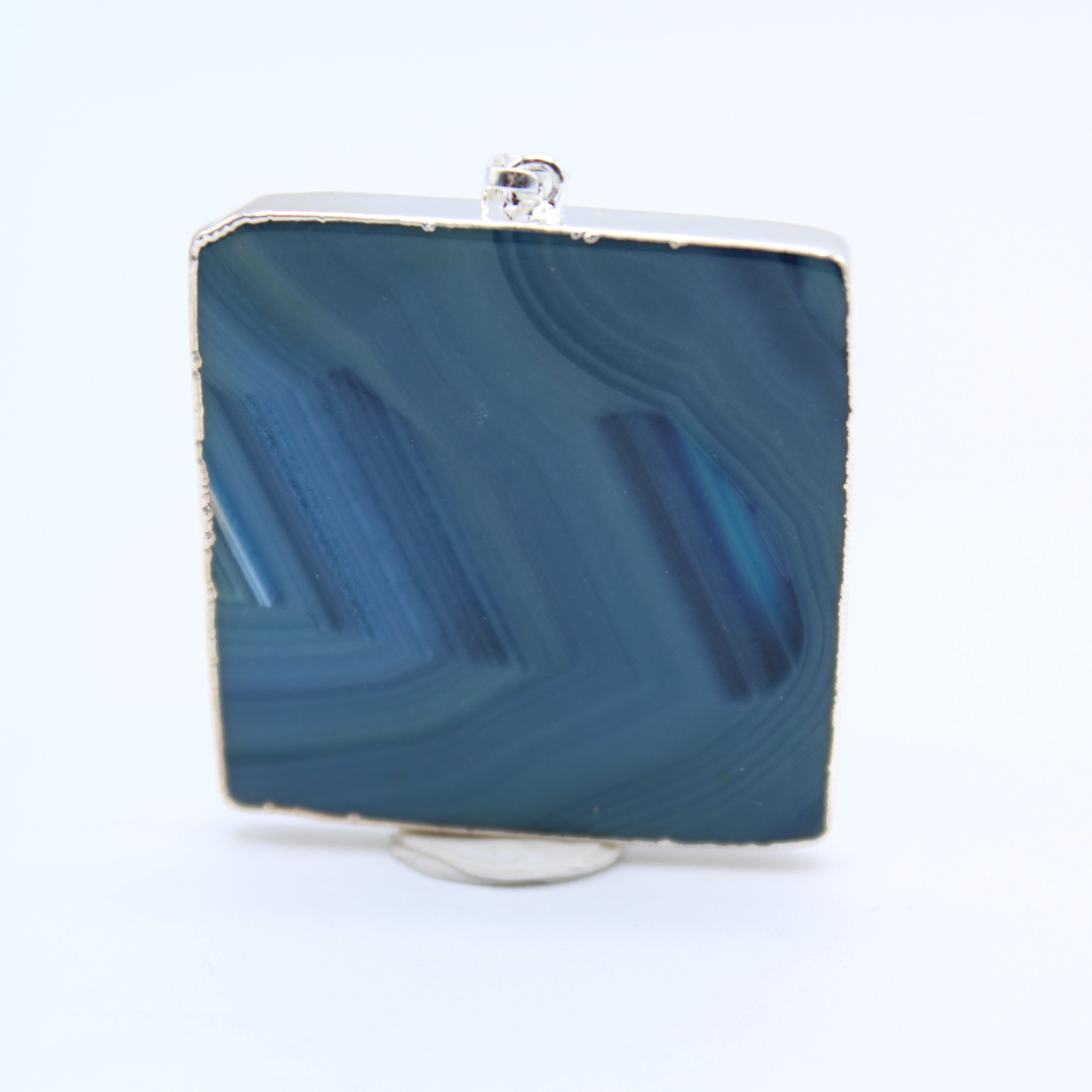 Natural Agate Slice Pendant Necklace - Healing Crystal Jewelry for Women, Boho Chic Accessory | Perfect for Meditation, Yoga, and Spiritual Gifts